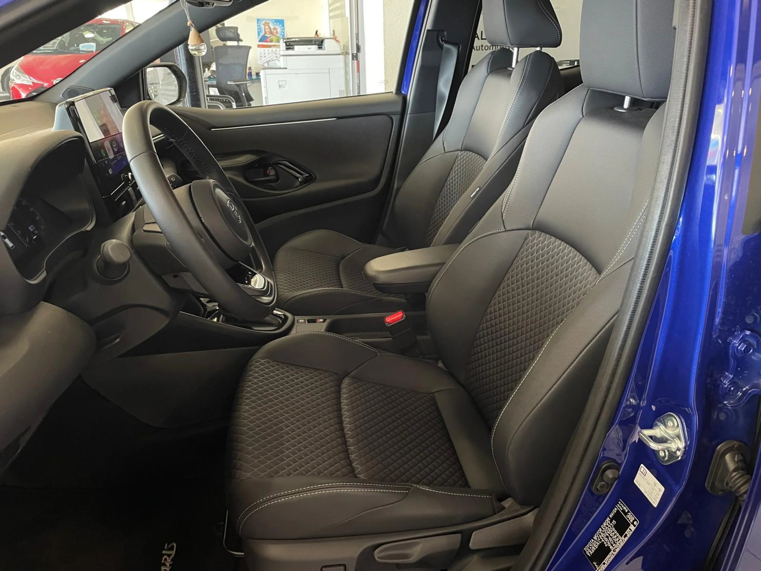 Toyota Yaris 1.5 120h Style - Foto 9