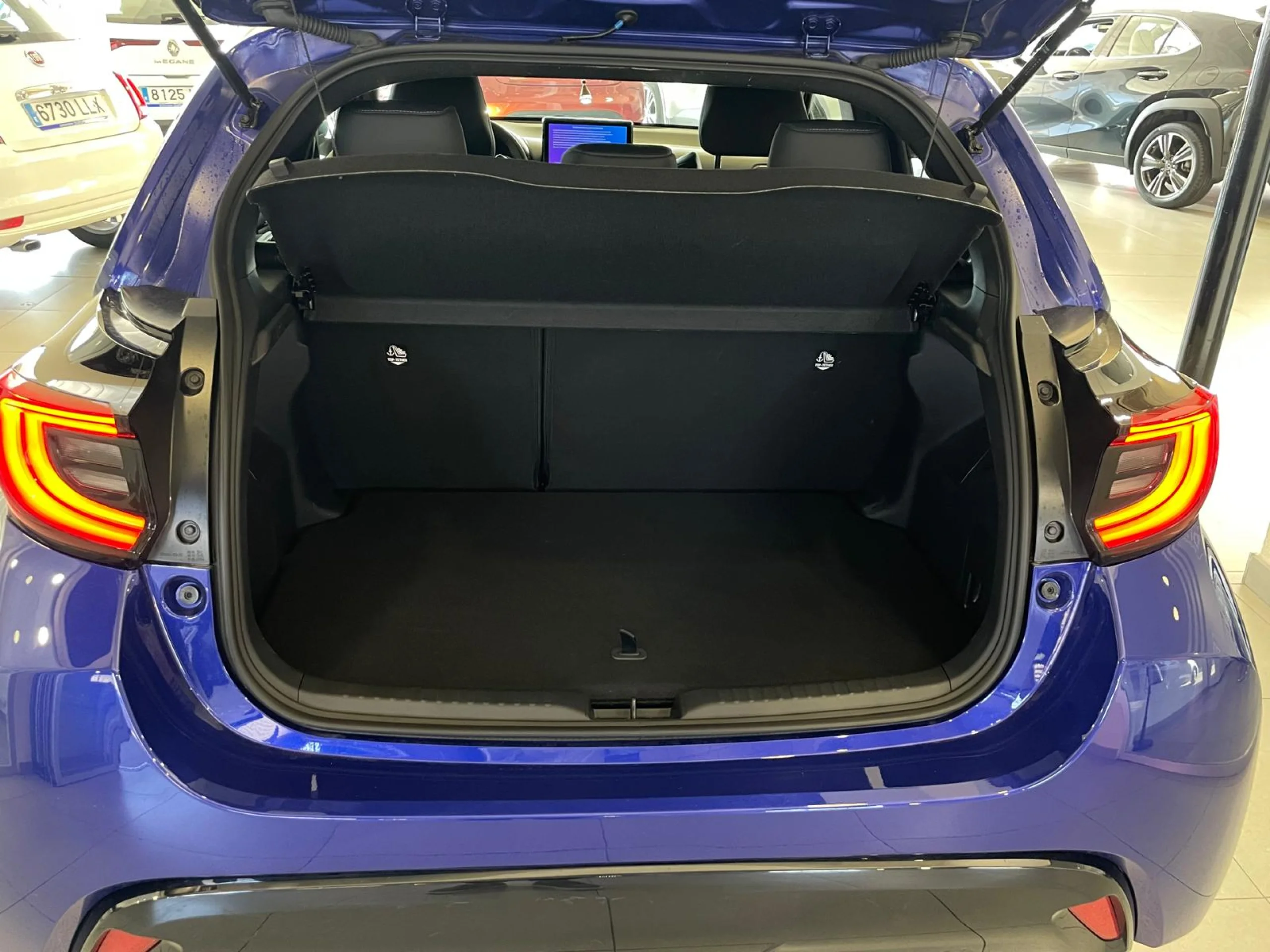 Toyota Yaris 1.5 120h Style - Foto 6