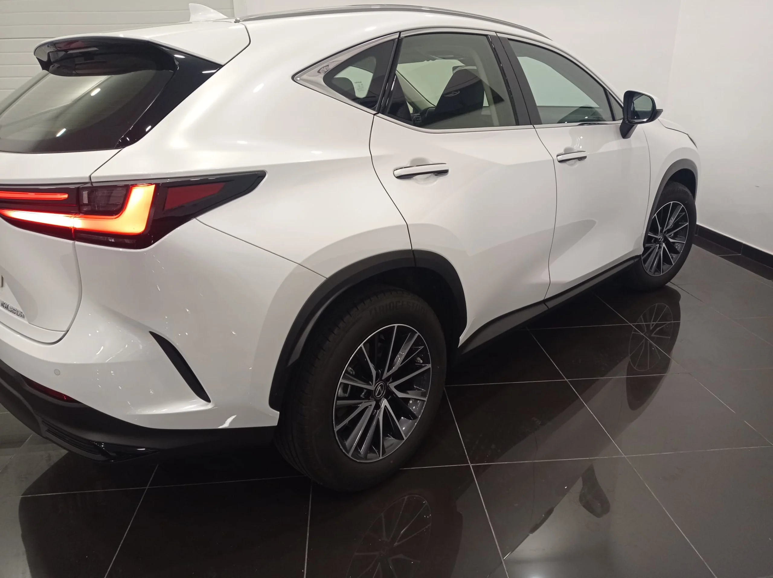 Lexus NX 350h NX350H BUSSINES CITY - Foto 9