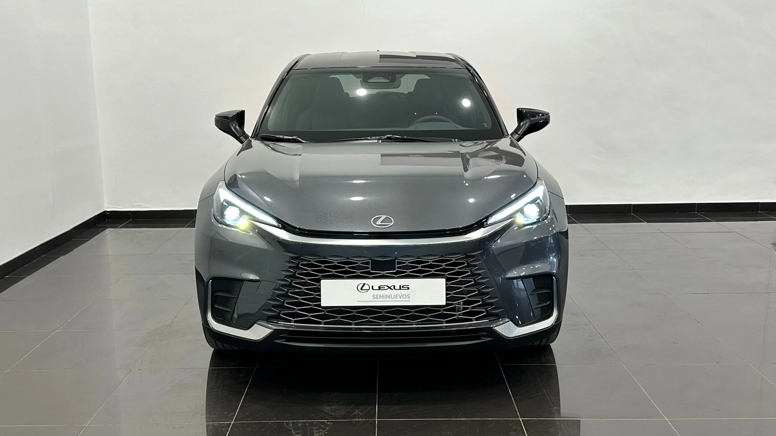 Lexus LBX EMOTION+ - Foto 2