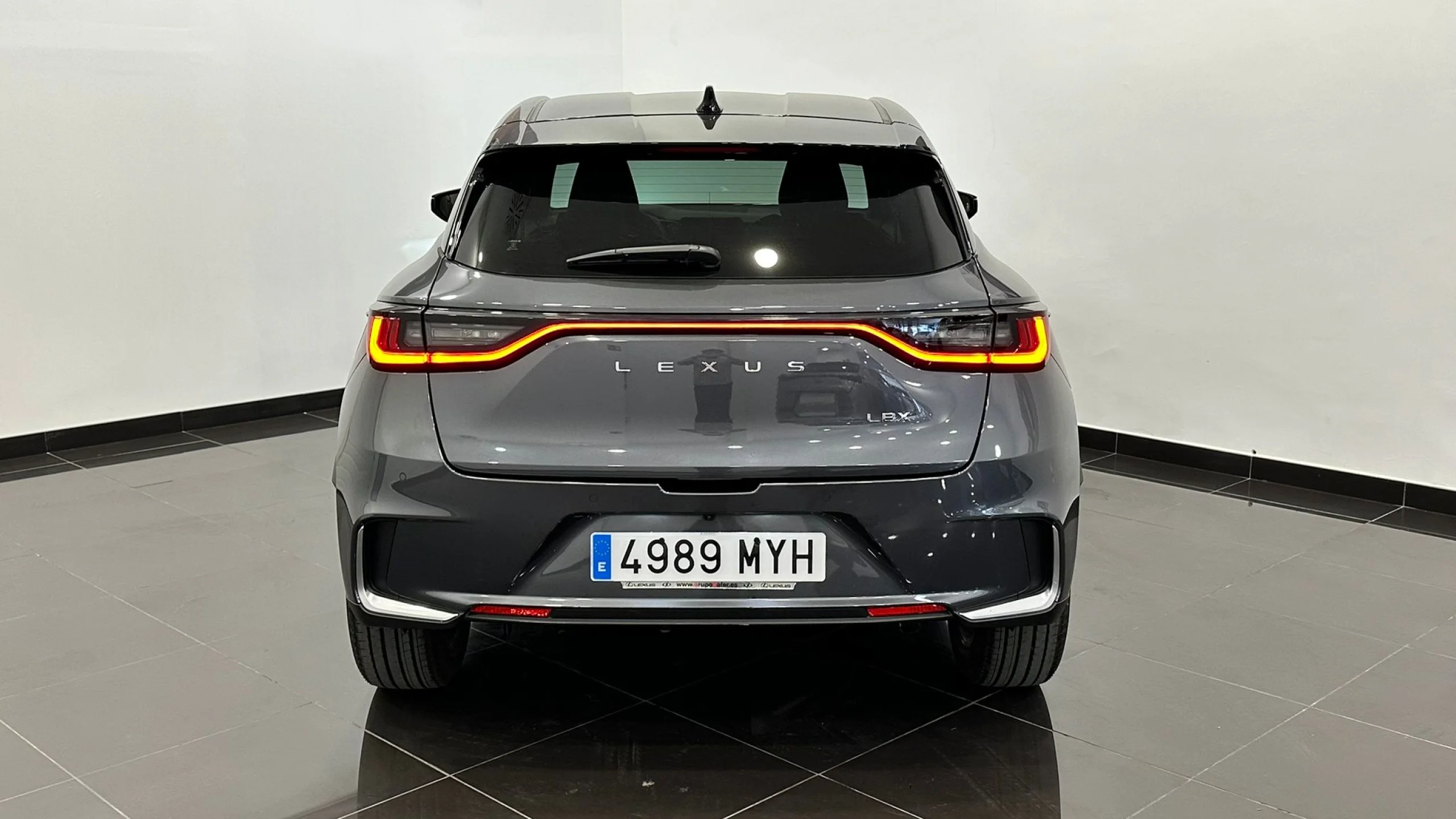 Lexus LBX EMOTION+ - Foto 4