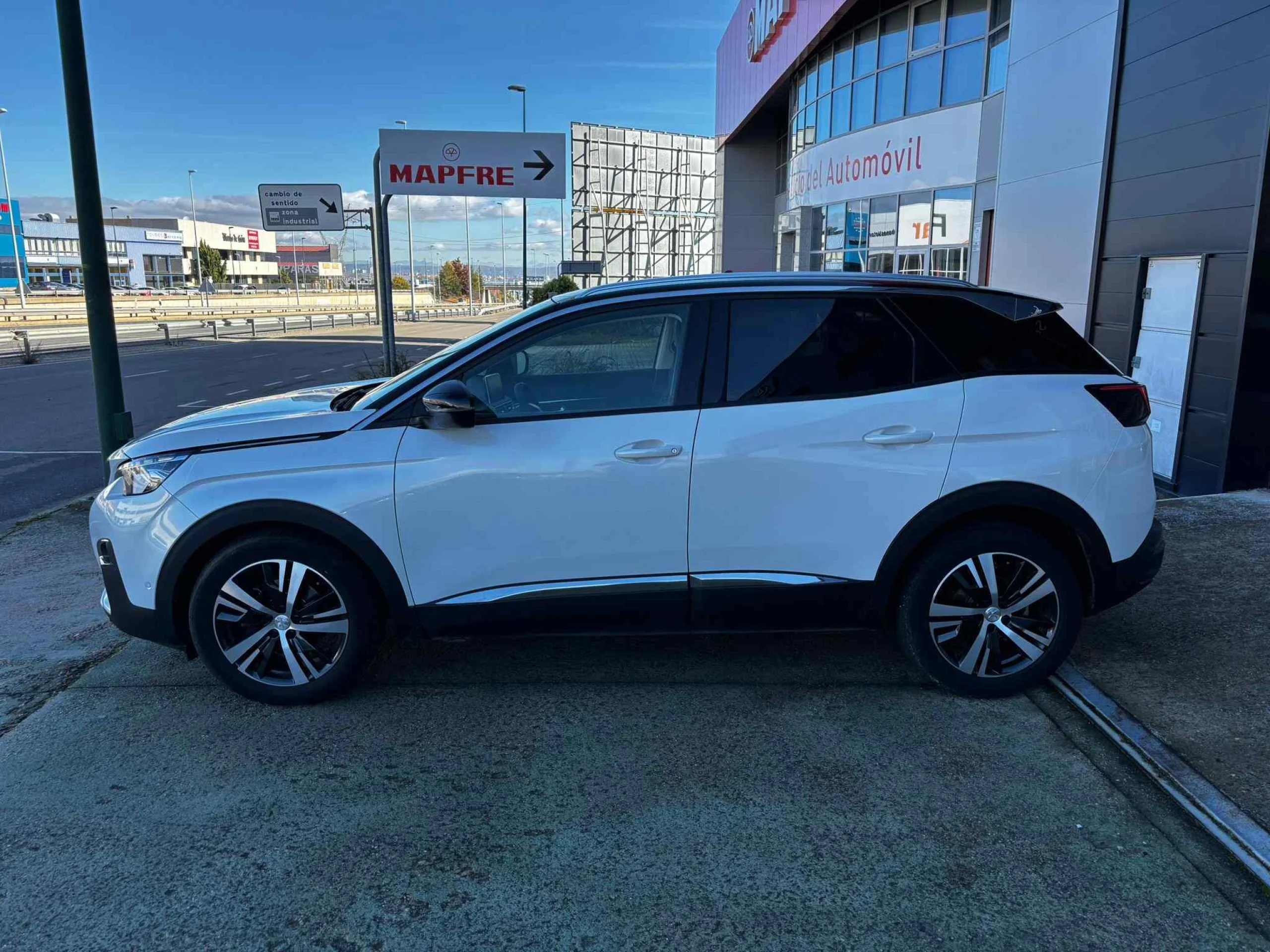 Peugeot 3008 1.2 S&amp;S PureTech Allure EAT6 130 - Foto 7