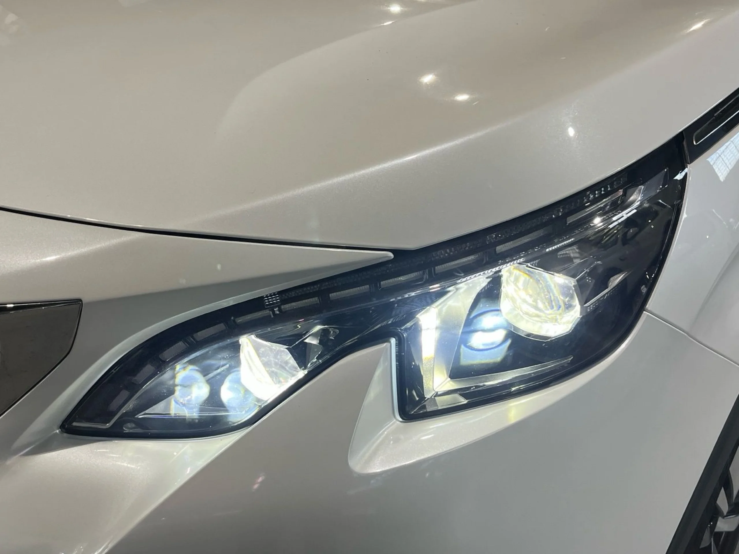 Peugeot 3008 1.2 S&amp;S PureTech Allure EAT6 130 - Foto 16