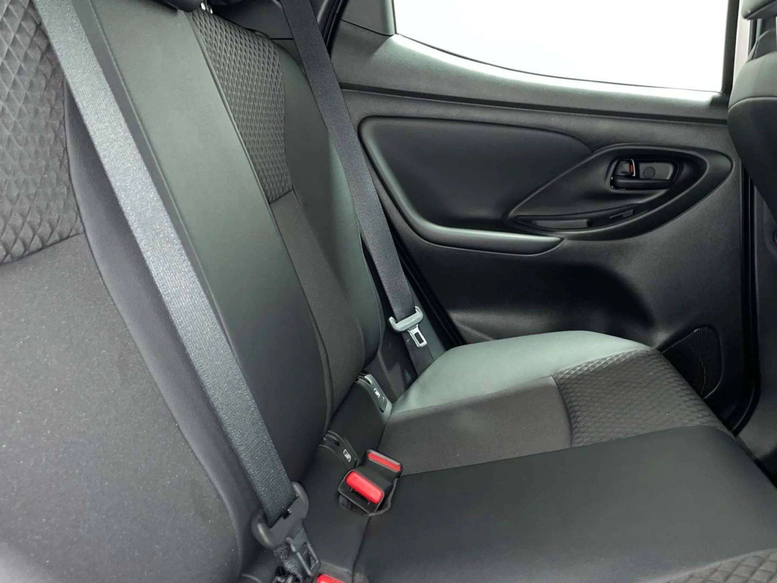 Toyota Yaris 120H Style - Foto 8