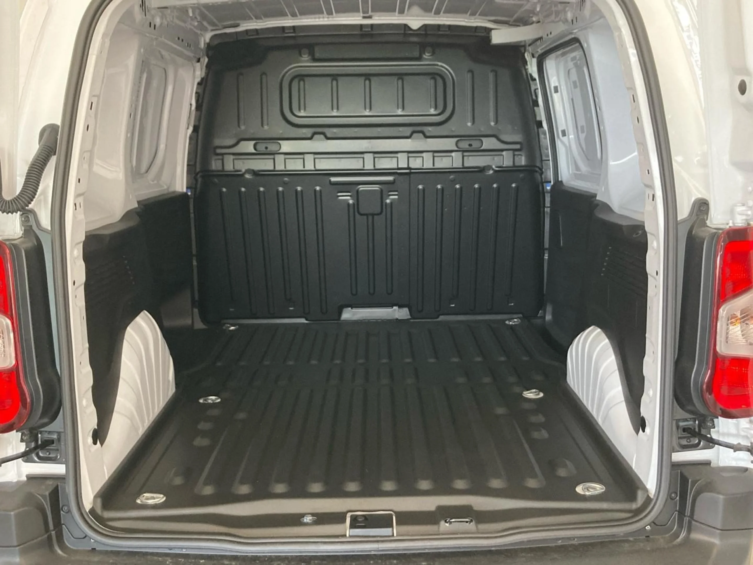 Toyota Proace City Van 1.5D 100CV 6TM GX 650KG - Foto 13