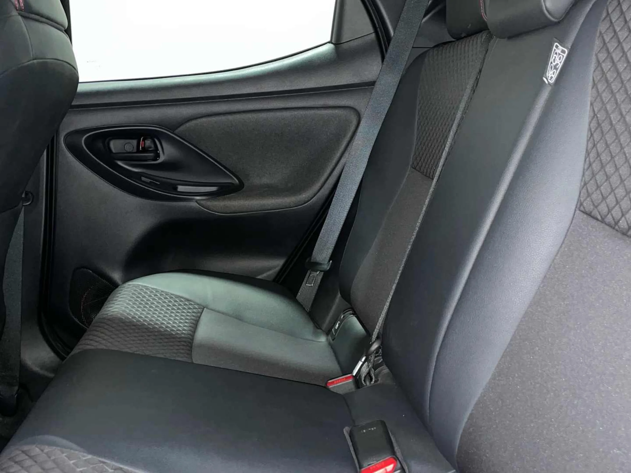 Toyota Yaris 120H Style - Foto 9