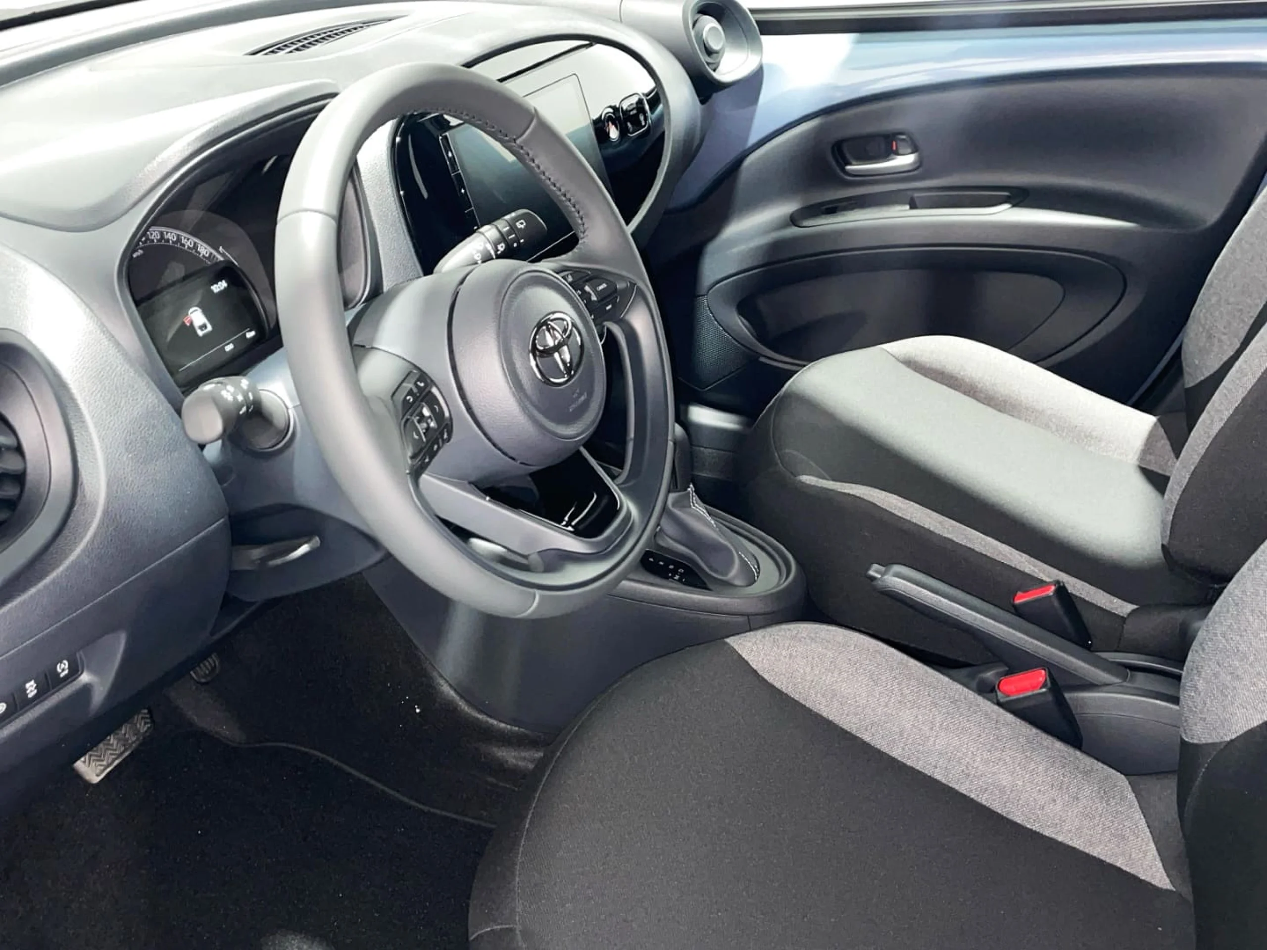 Toyota Aygo X PLAY MT 1.0 70CV - Foto 7