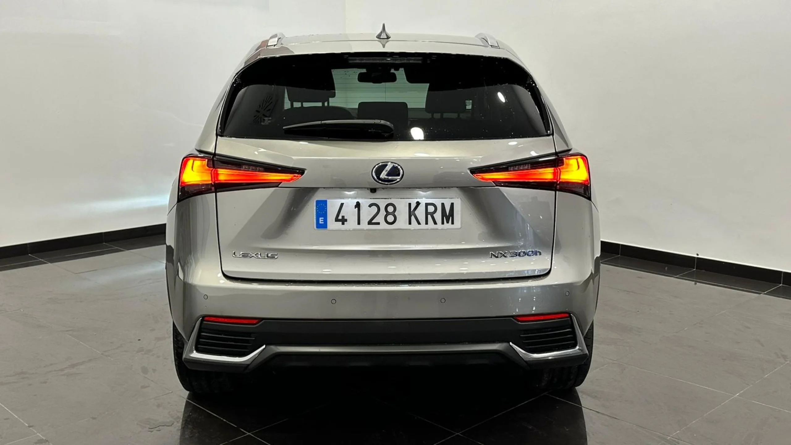 Lexus NX 300h EXECUTIVE NAVIGATION 4WD - Foto 4