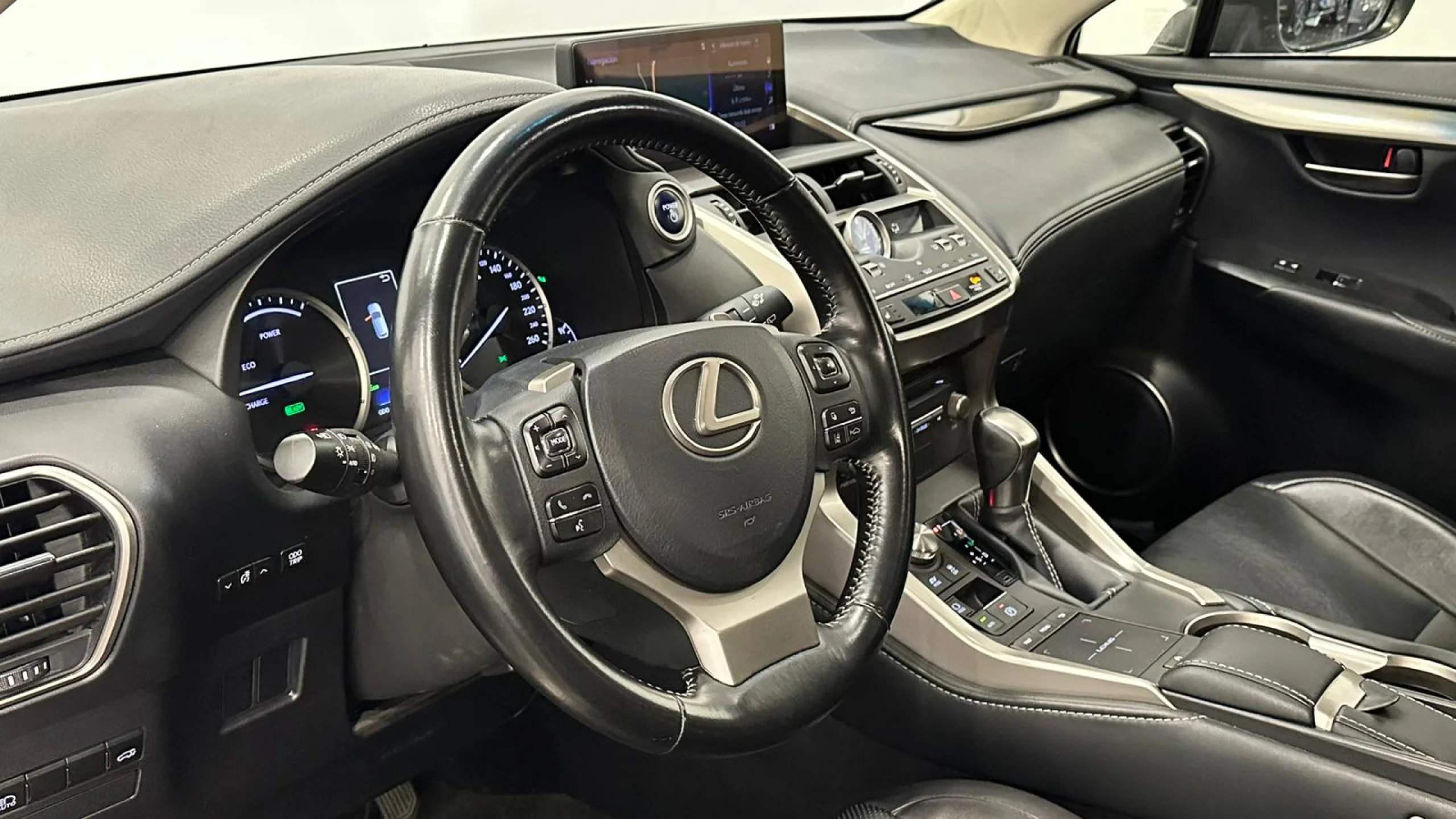 Lexus NX 300h EXECUTIVE NAVIGATION 4WD - Foto 6
