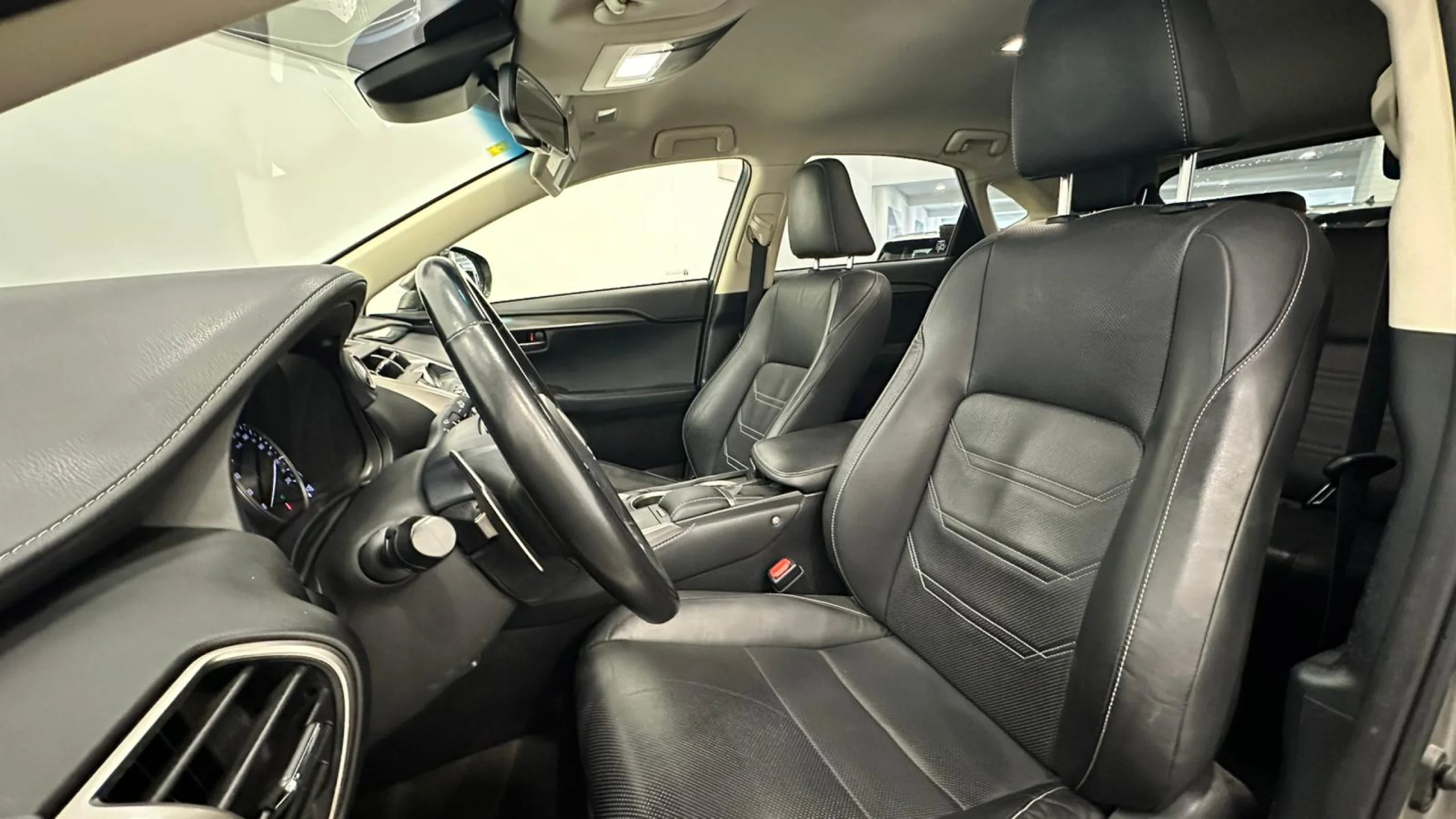 Lexus NX 300h EXECUTIVE NAVIGATION 4WD - Foto 7