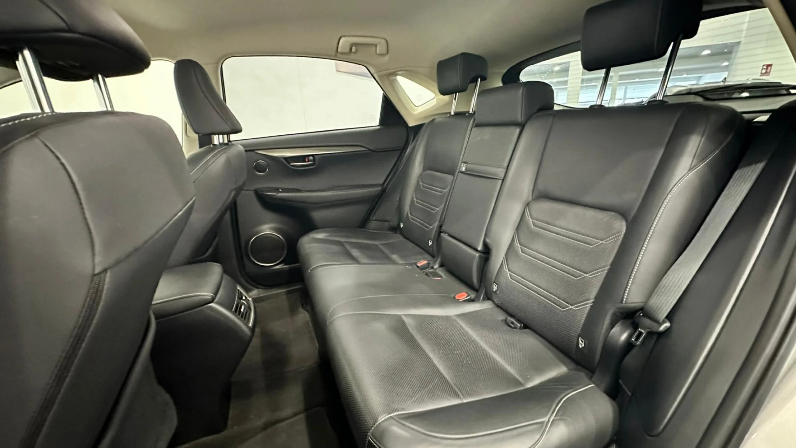 Lexus NX 300h EXECUTIVE NAVIGATION 4WD - Foto 8