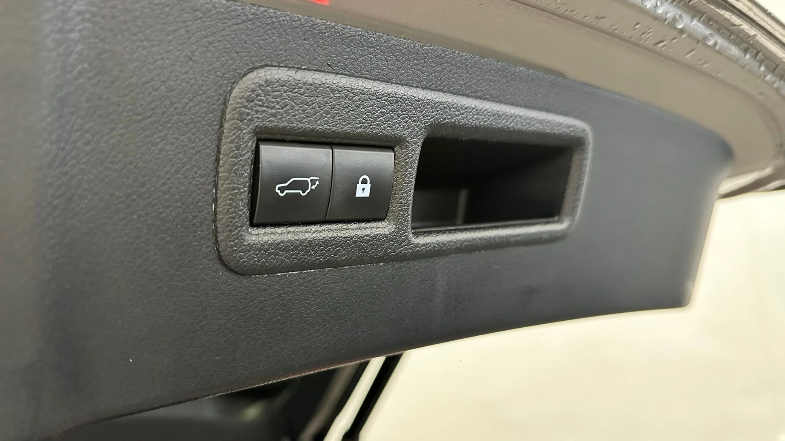 Lexus NX 300h EXECUTIVE NAVIGATION 4WD - Foto 17