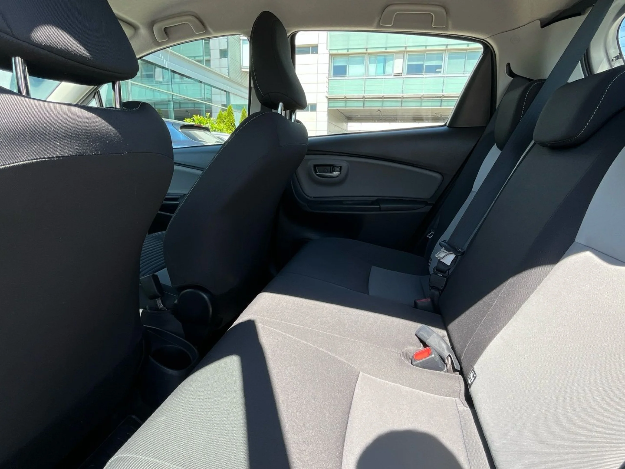Toyota Yaris 100H Active - Foto 9