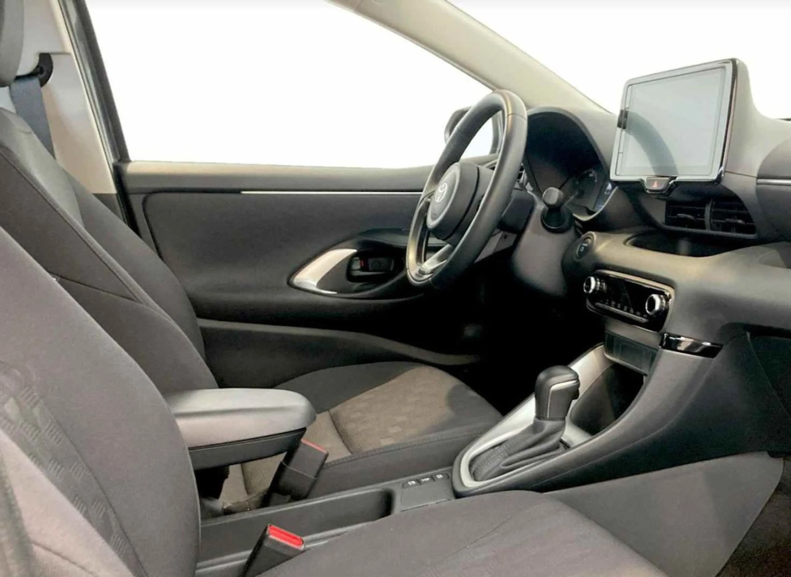 Toyota Yaris 120H Active Plus - Foto 10