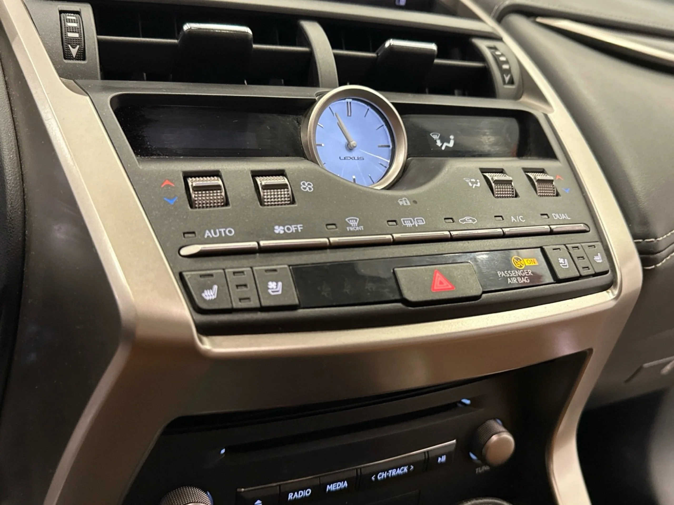 Lexus NX 300h NX300H LUXURY 4WD - Foto 32