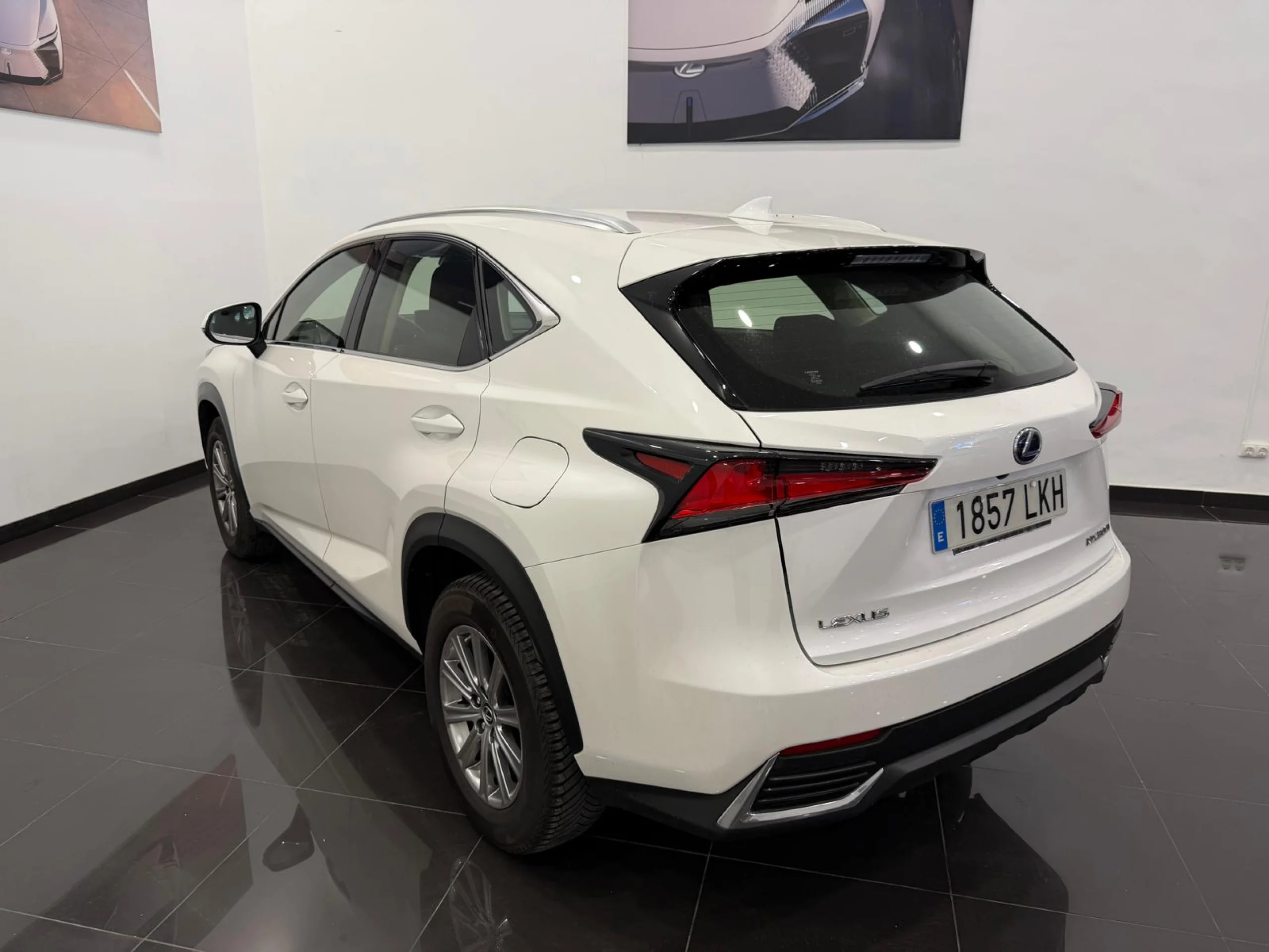 Lexus NX 300h Business Navigation 2WD - Foto 4