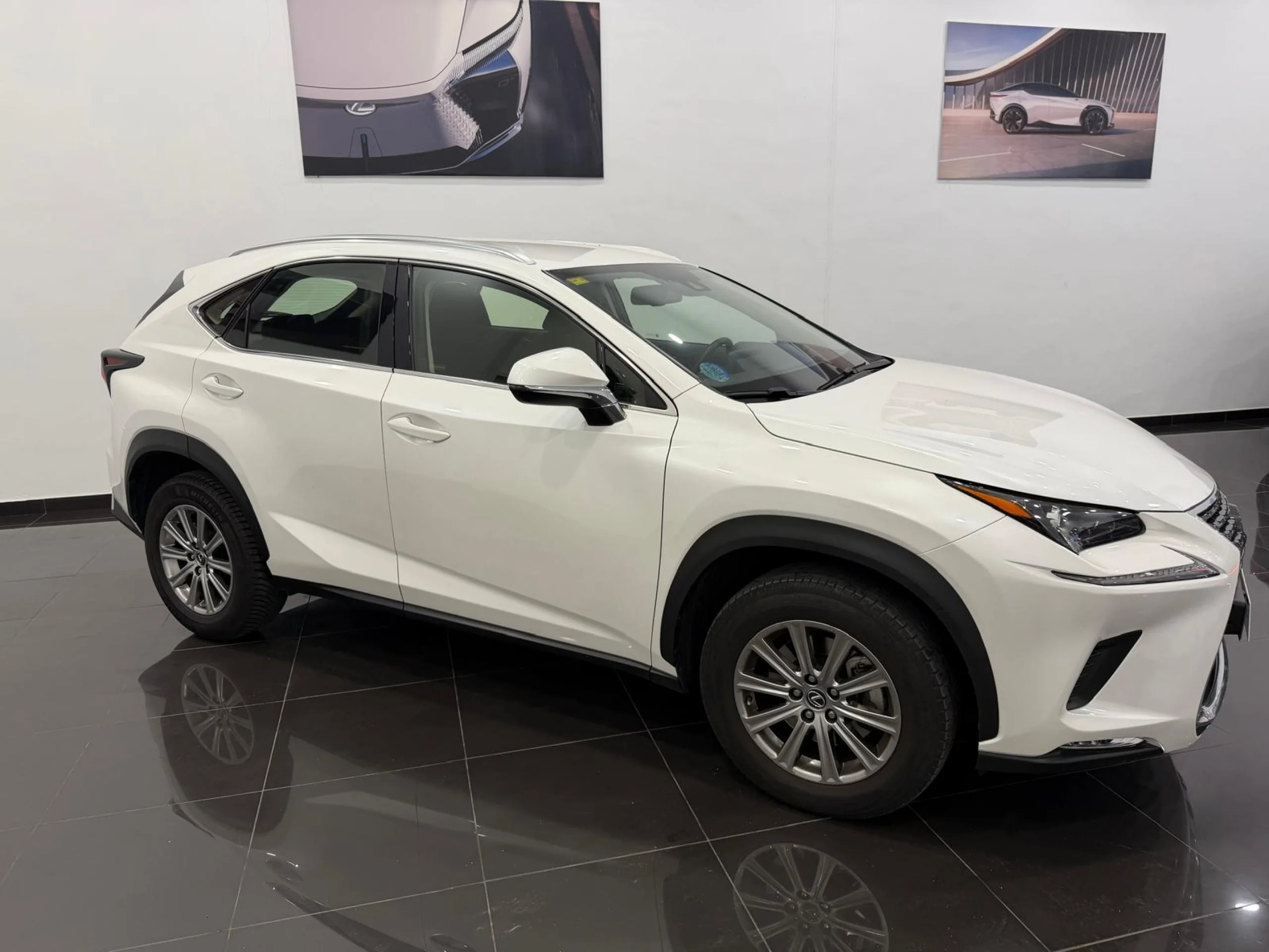 Lexus NX 300h Business Navigation 2WD - Foto 18