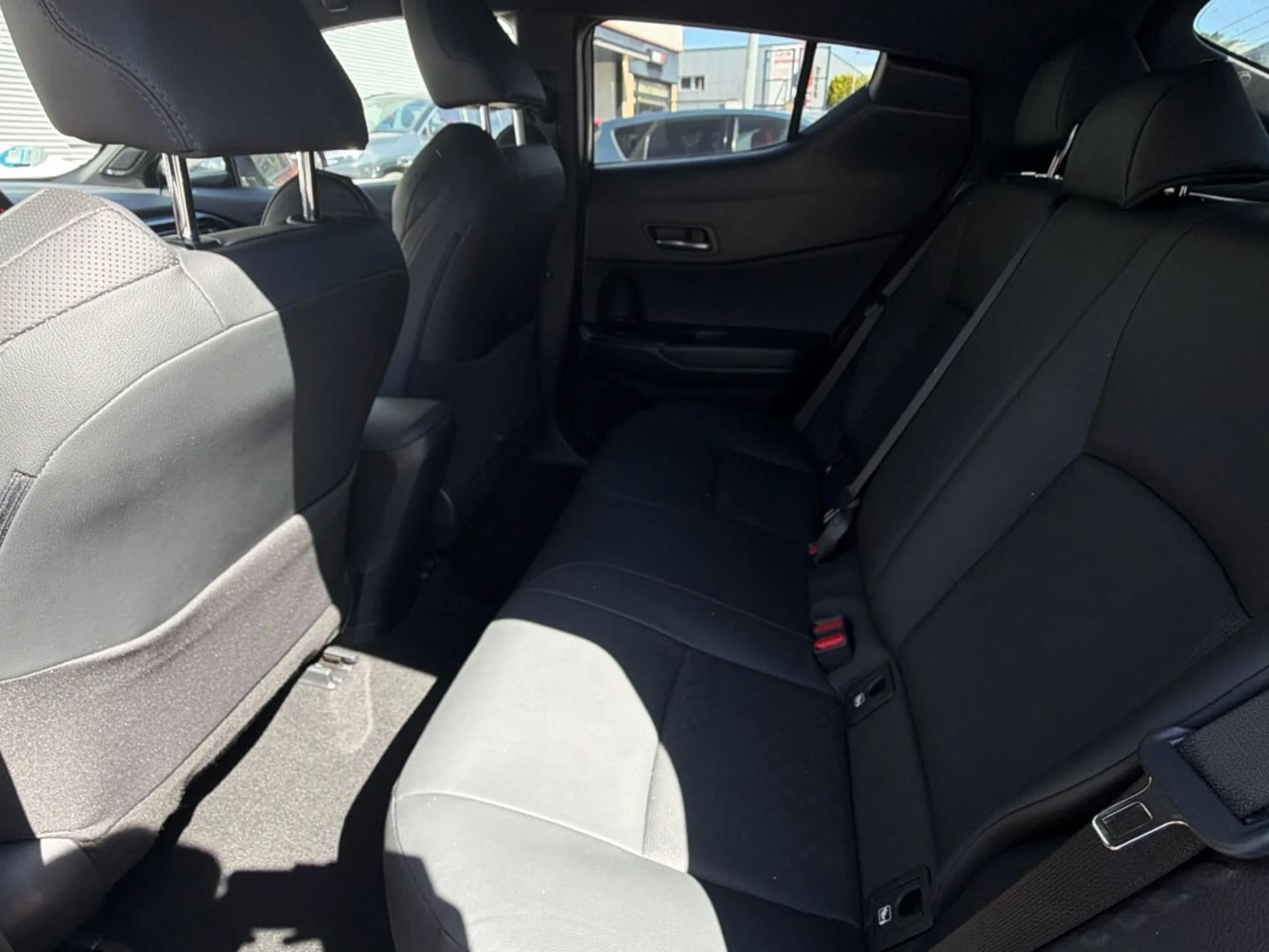 Toyota C-HR 180h Advance Luxury - Foto 8