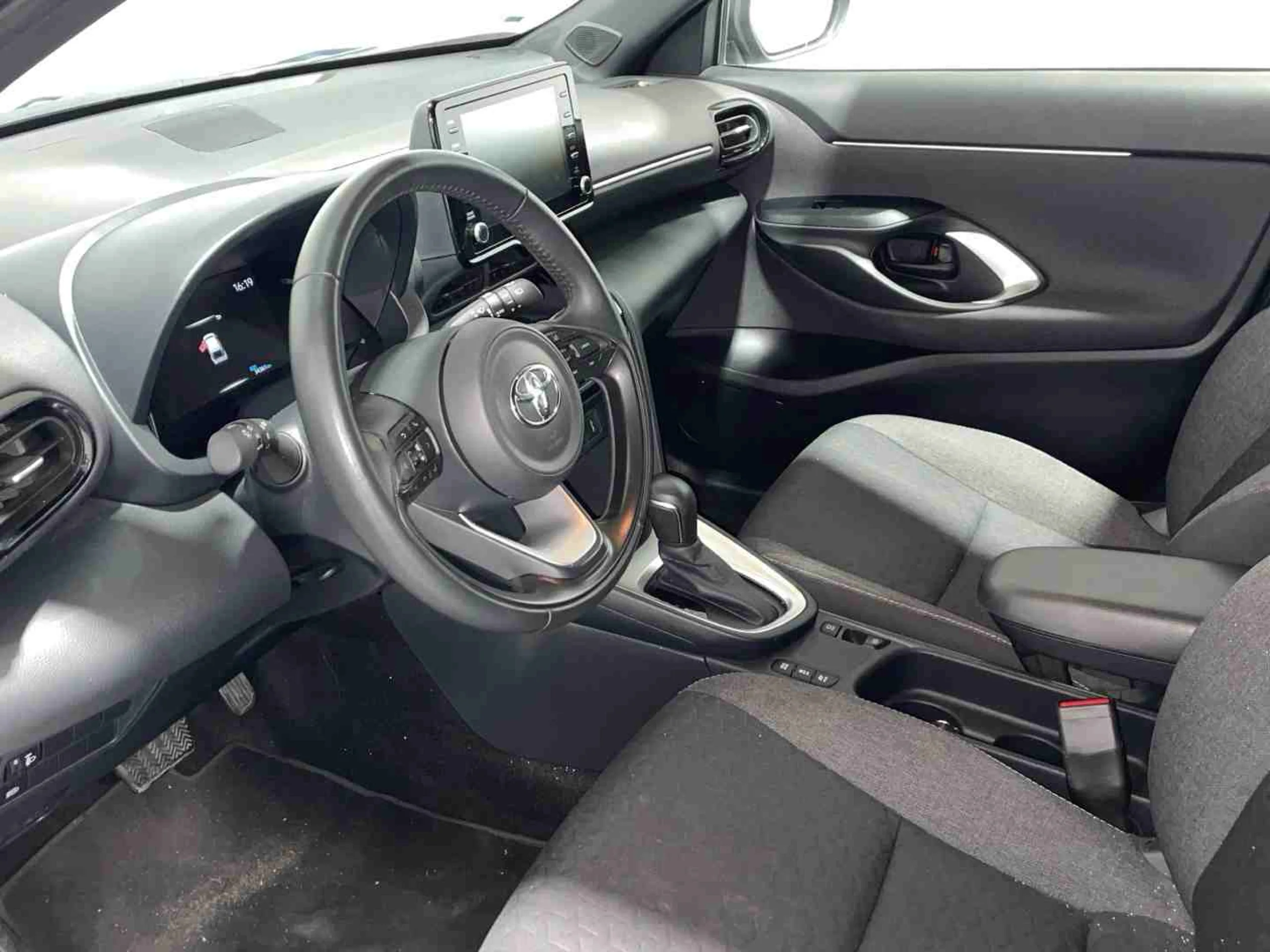 Toyota Yaris Cross 120H Active Tech - Foto 10