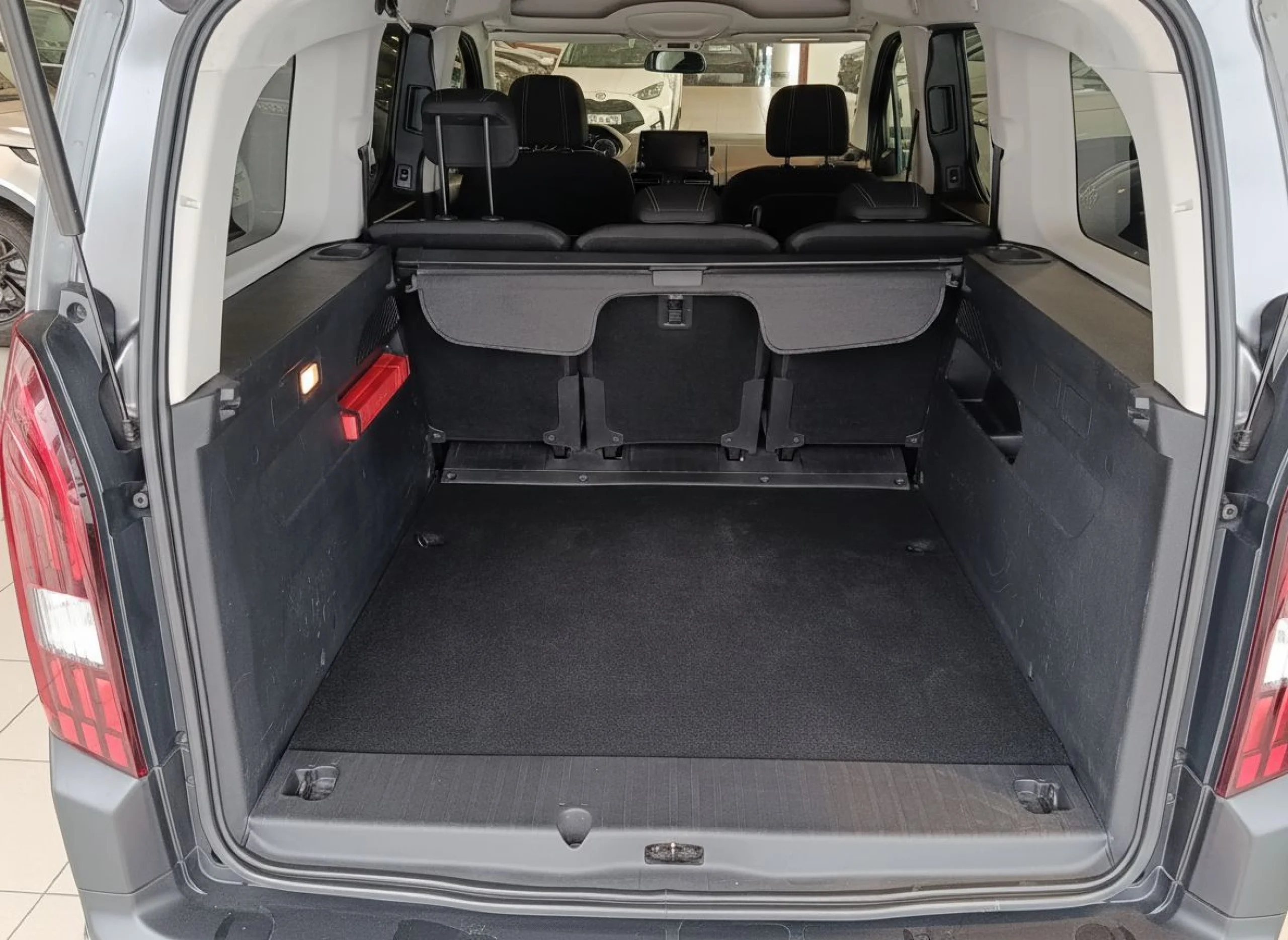 Peugeot Rifter 1.5 BLUE HDI S&amp;S STANDARD GT LINE 130 - Foto 8