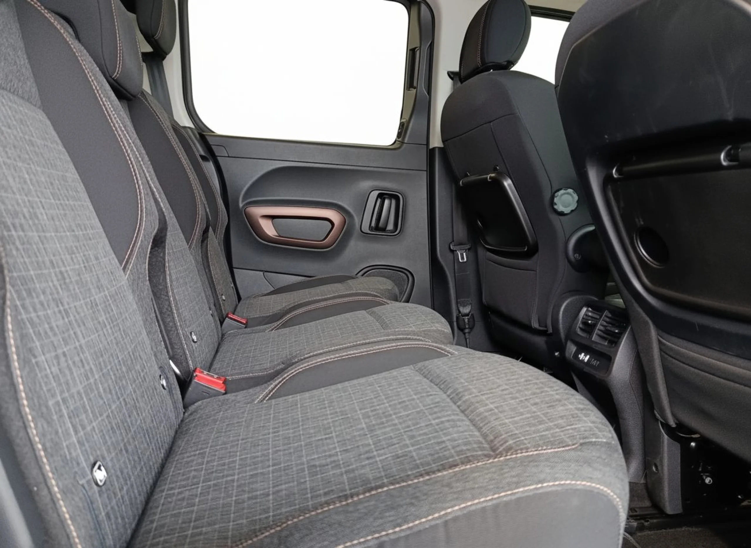 Peugeot Rifter 1.5 BLUE HDI S&amp;S STANDARD GT LINE 130 - Foto 10