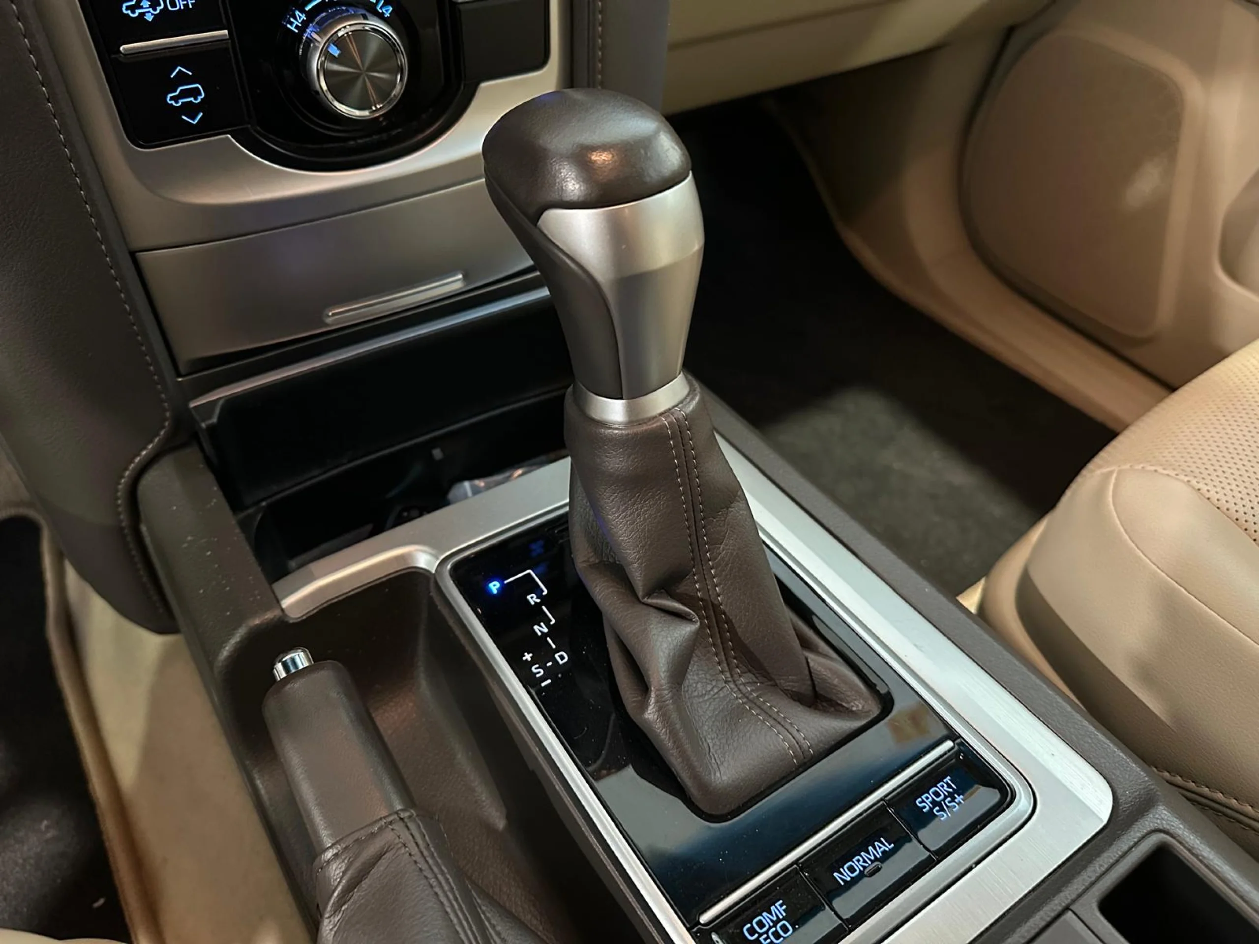 Toyota Land Cruiser 2.8D Limited - Foto 14