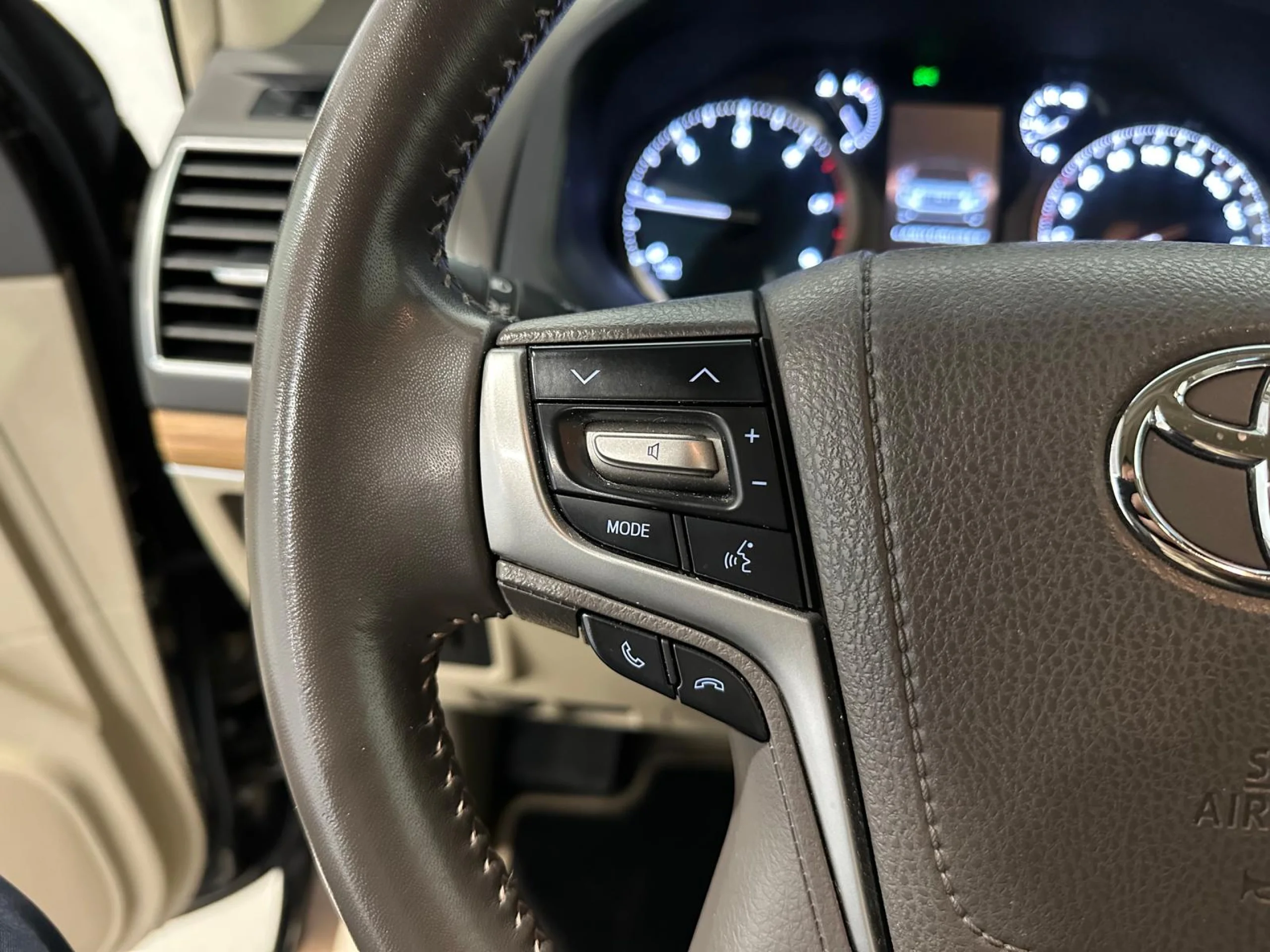 Toyota Land Cruiser 2.8D Limited - Foto 19