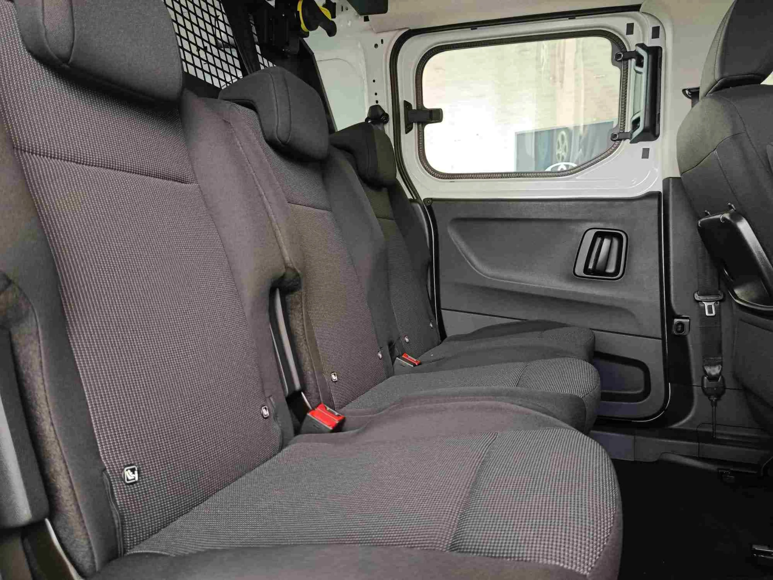Toyota Proace City Combi 1.5D 75kW 6MT N1 L2 GX - Foto 8