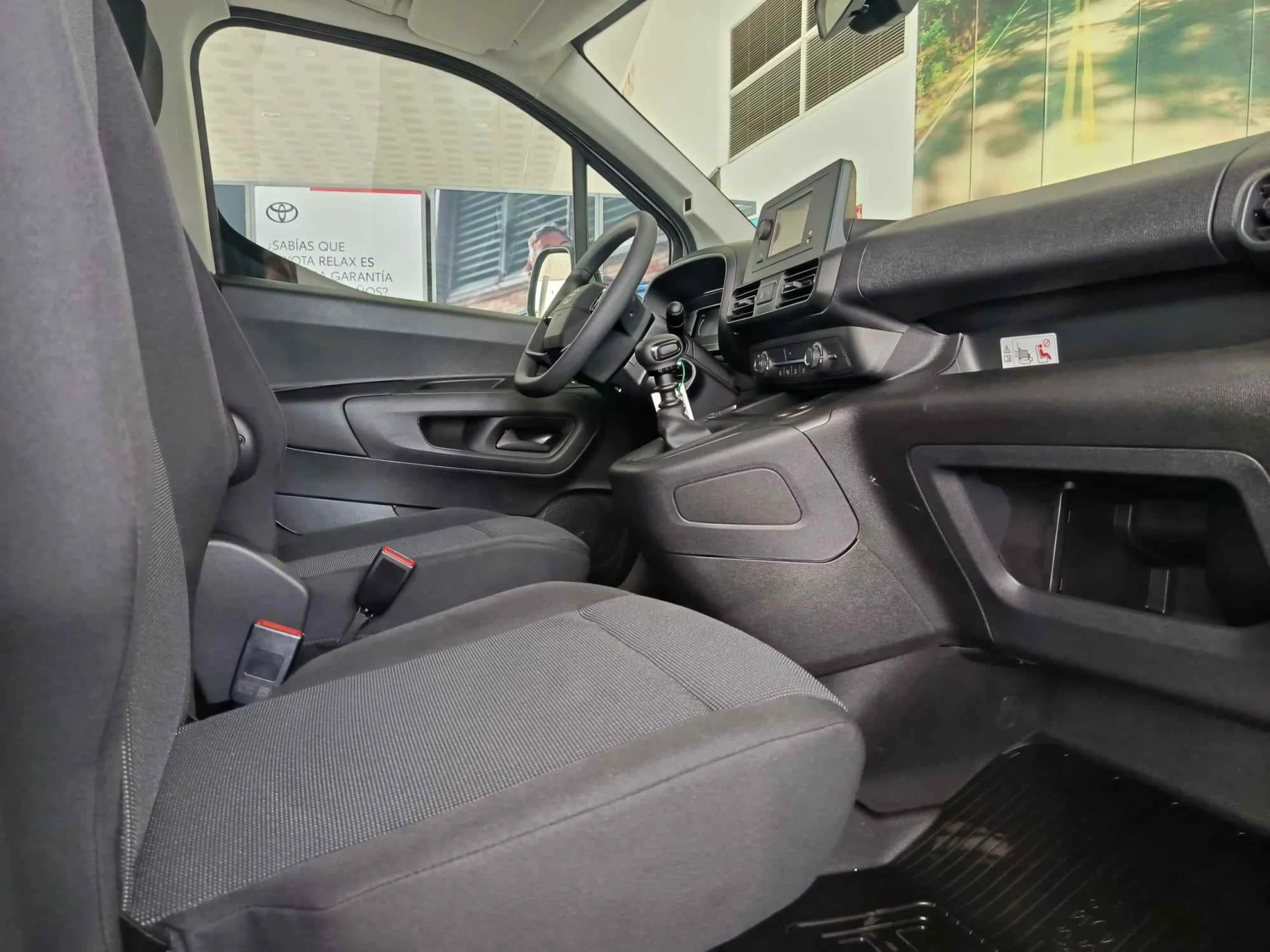 Toyota Proace City Combi 1.5D 75kW 6MT N1 L2 GX - Foto 10