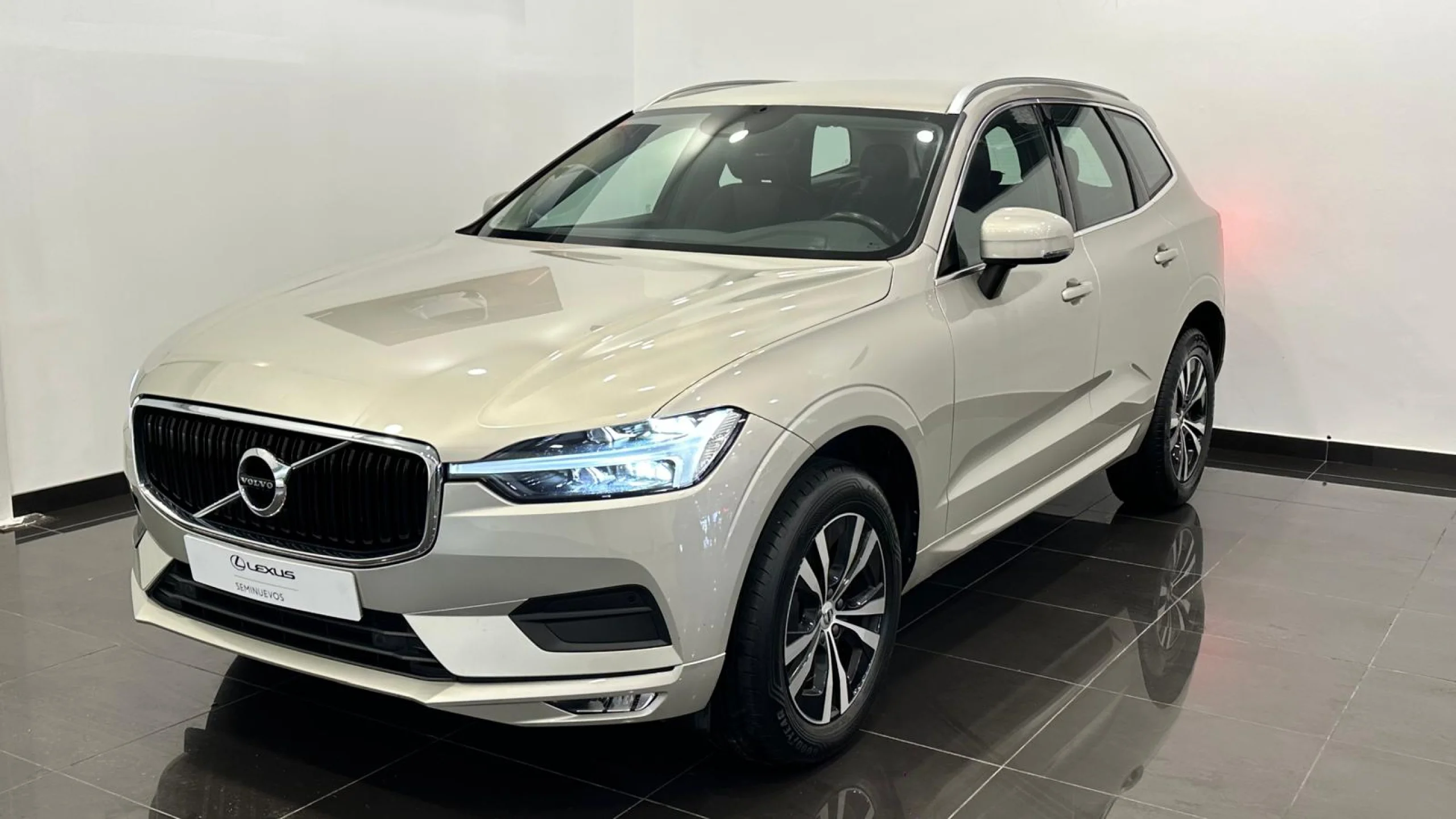 Volvo XC 60 XC60 B4 Momentum FWD Aut. - Foto 1