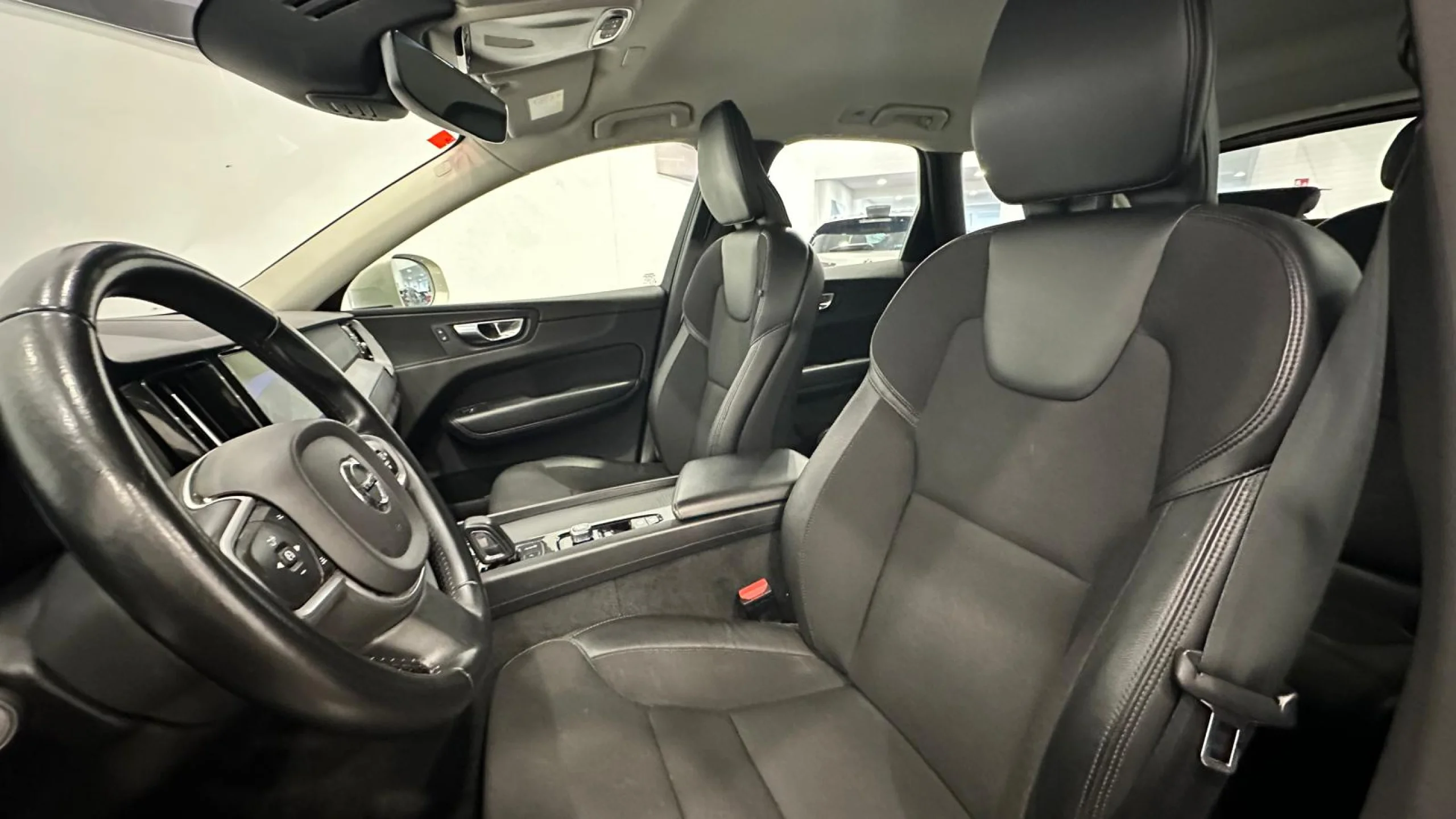 Volvo XC 60 XC60 B4 Momentum FWD Aut. - Foto 8