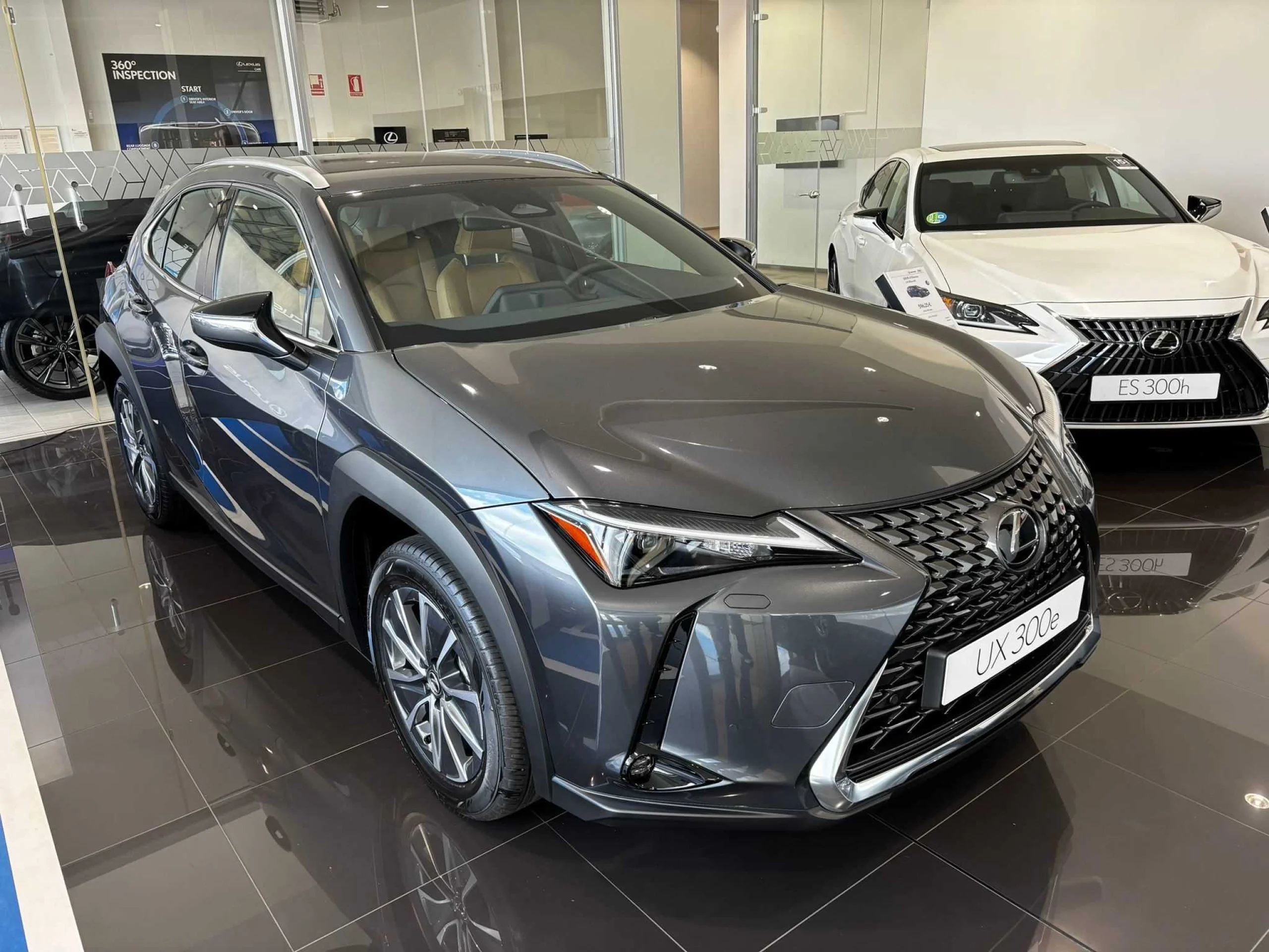Lexus UX 300E UX300E UX + - Foto 2