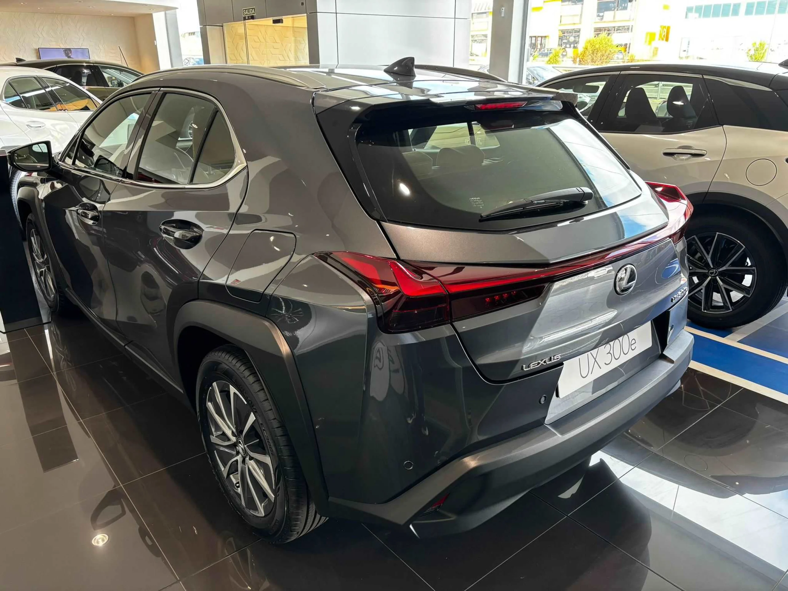 Lexus UX 300E UX300E UX + - Foto 3