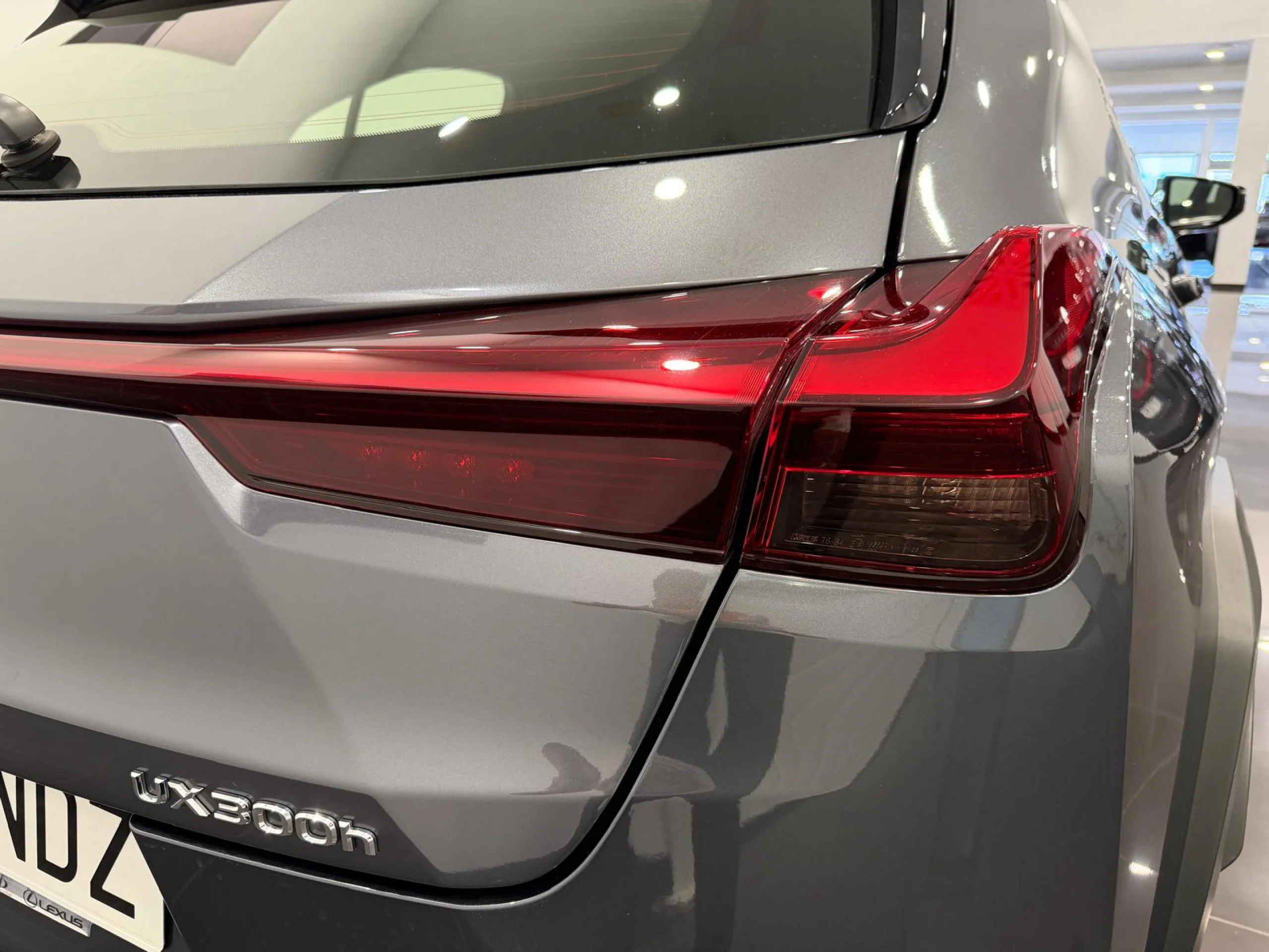 Lexus UX300h UX+ - Foto 15