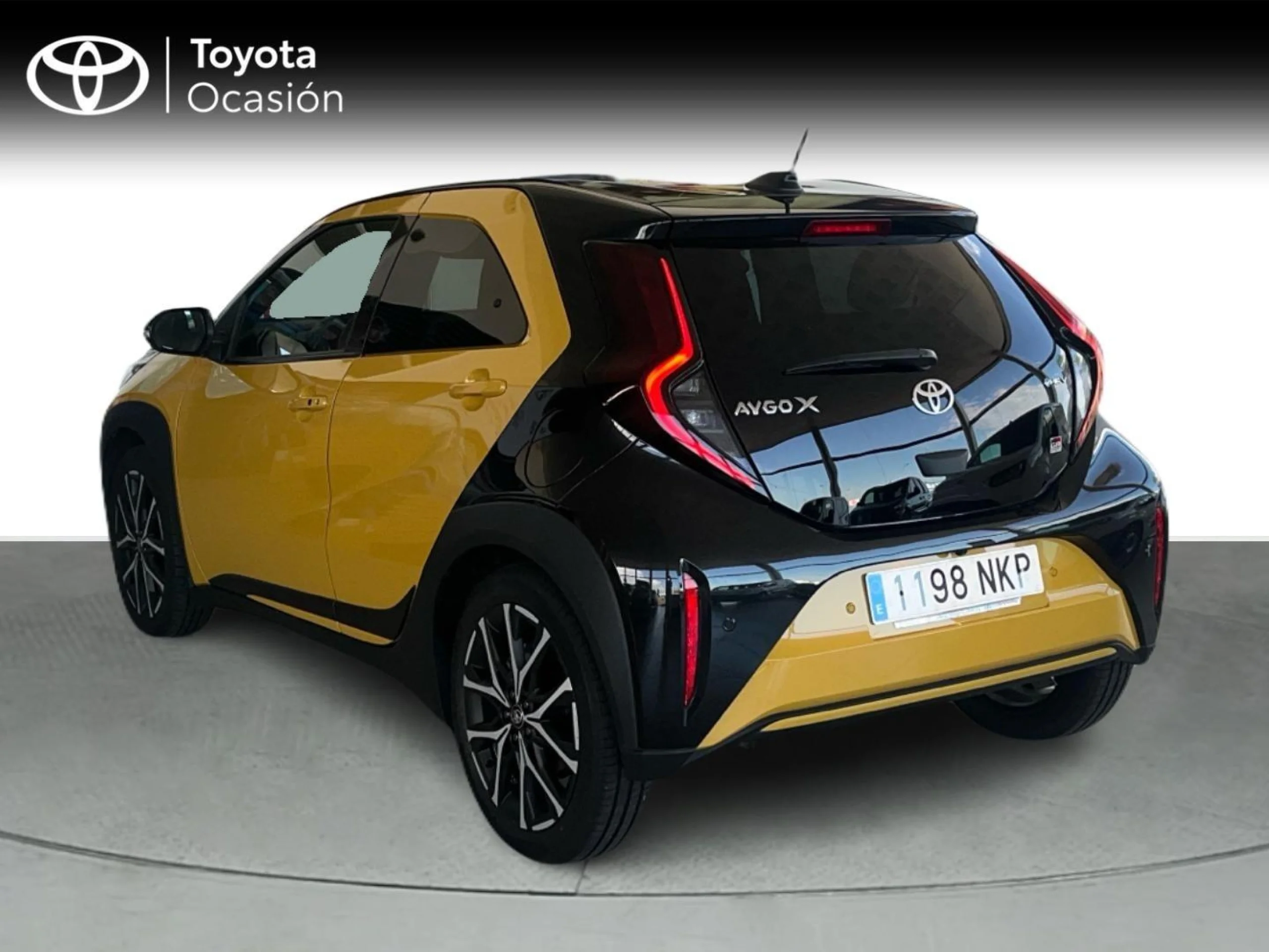 Toyota Aygo X Cross 120H GR Sport - Foto 2