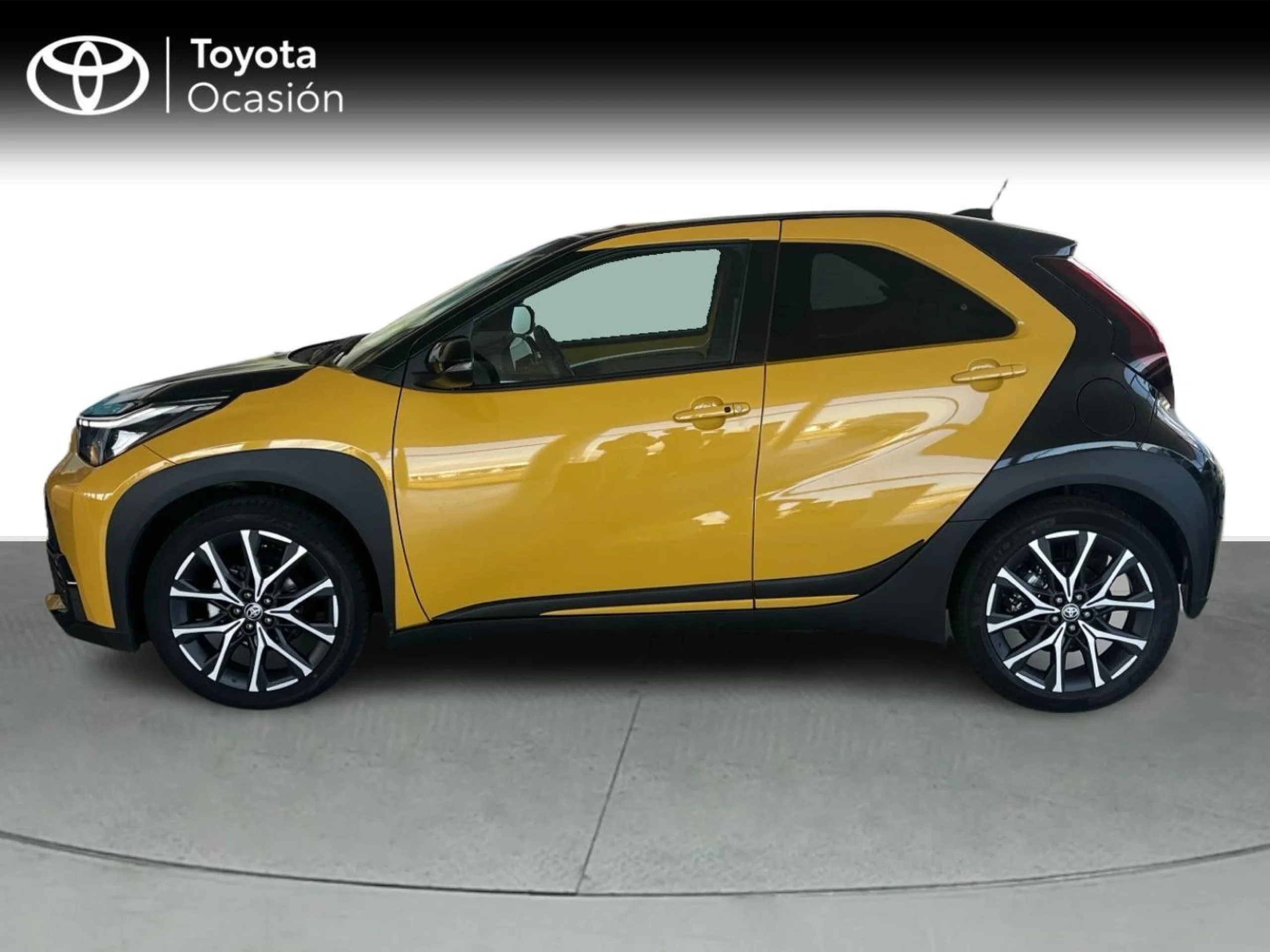 Toyota Aygo X Cross 120H GR Sport - Foto 3
