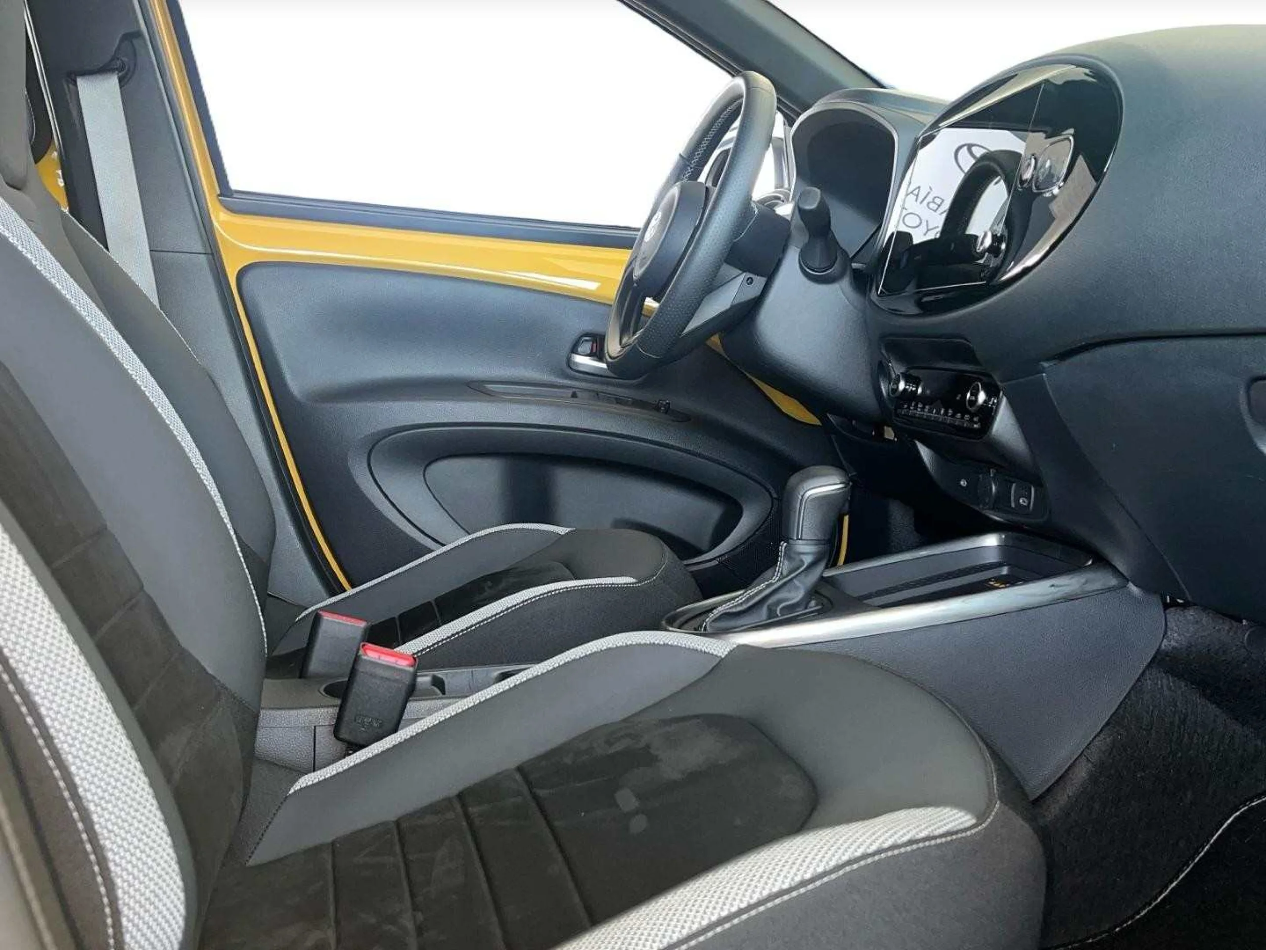 Toyota Aygo X Cross 120H GR Sport - Foto 10