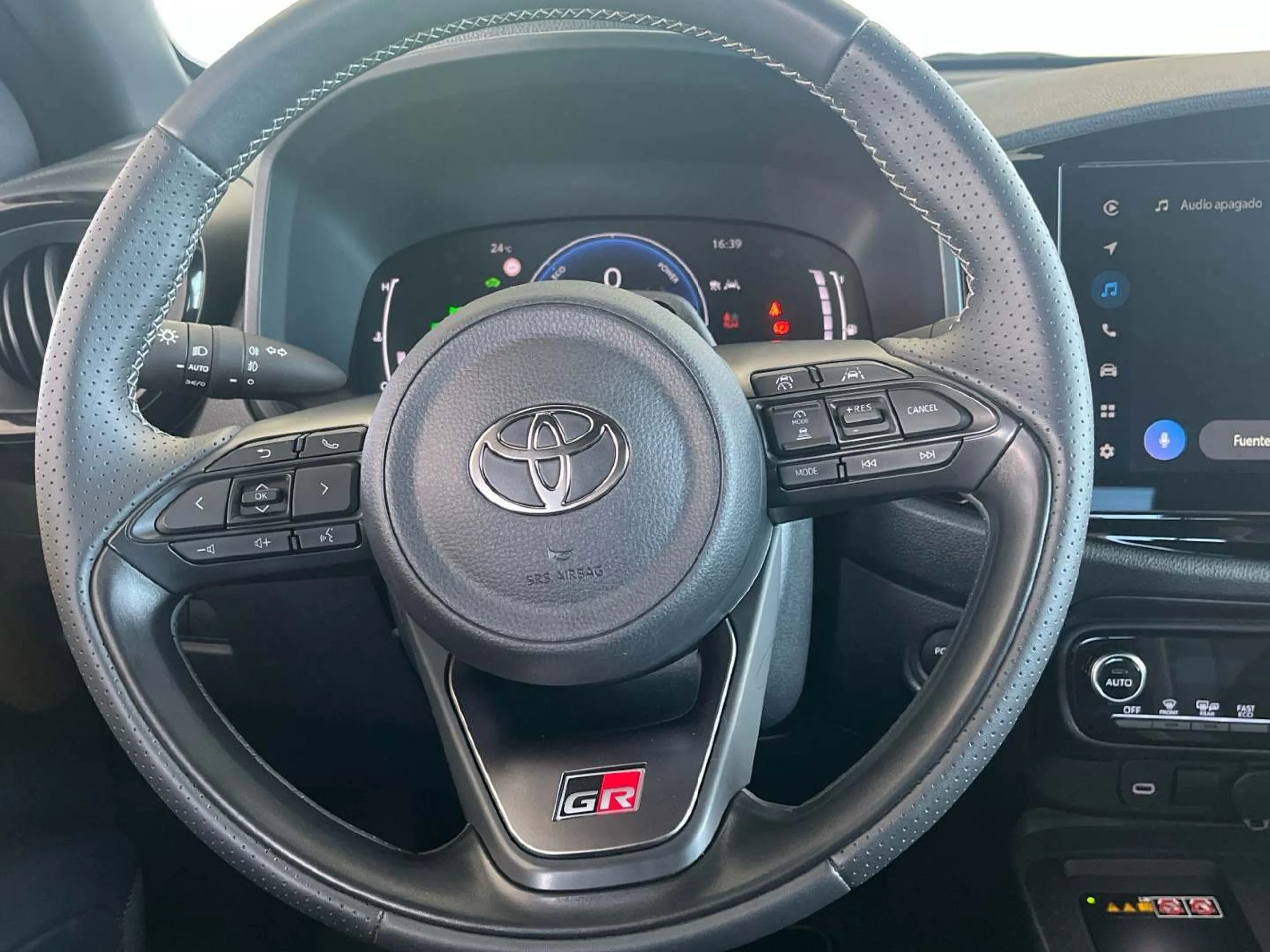 Toyota Aygo X Cross 120H GR Sport - Foto 14