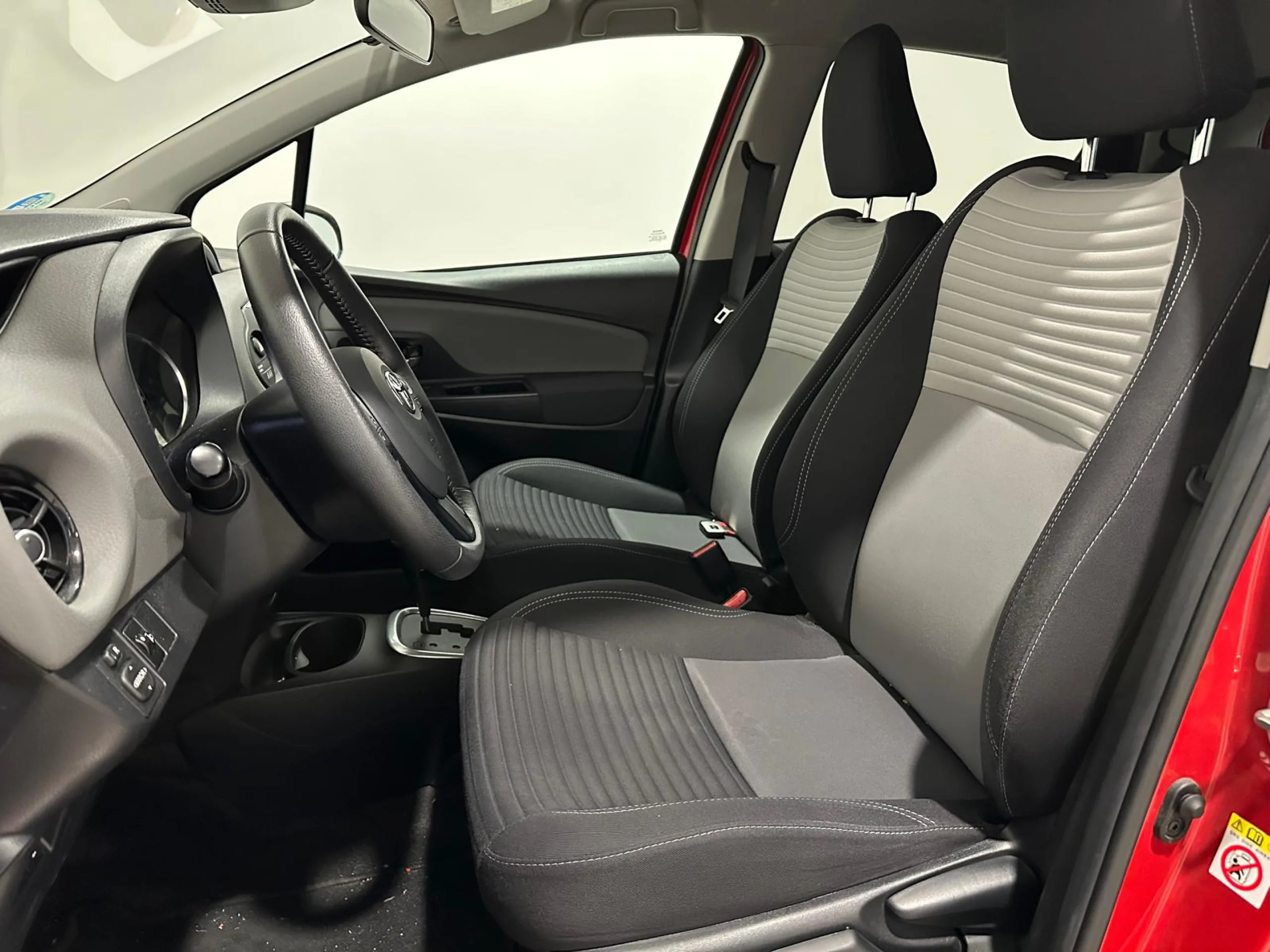 Toyota Yaris 1.5 100h Feel! - Foto 6