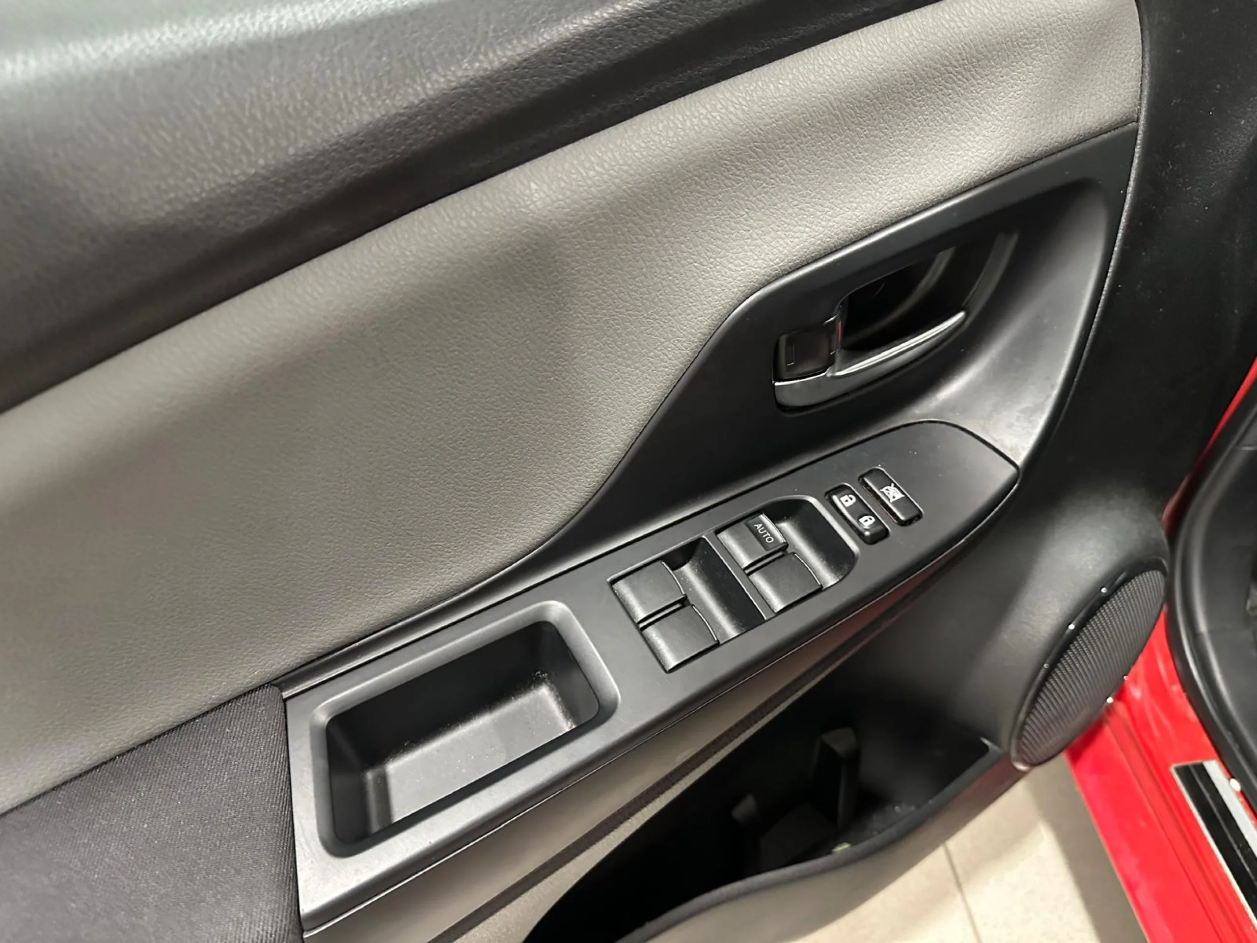 Toyota Yaris 1.5 100h Feel! - Foto 18