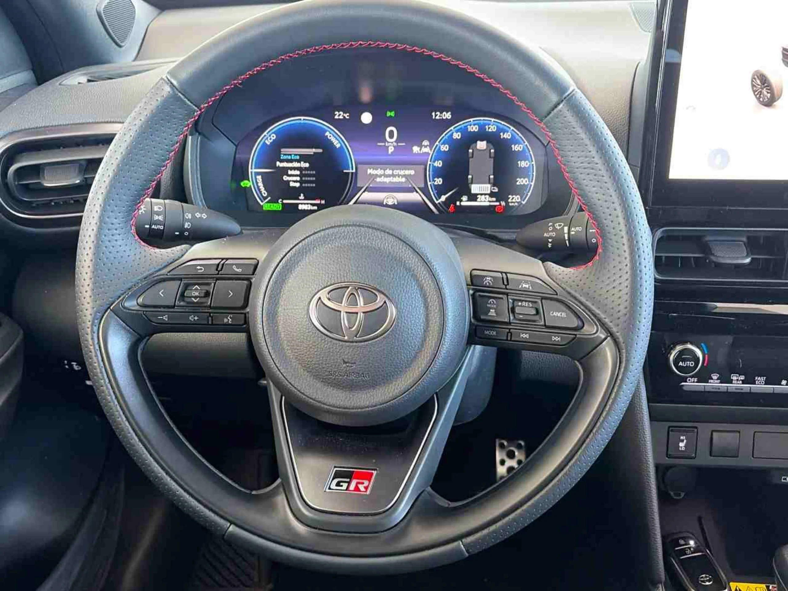 Toyota Yaris Cross 130H GR Sport - Foto 14