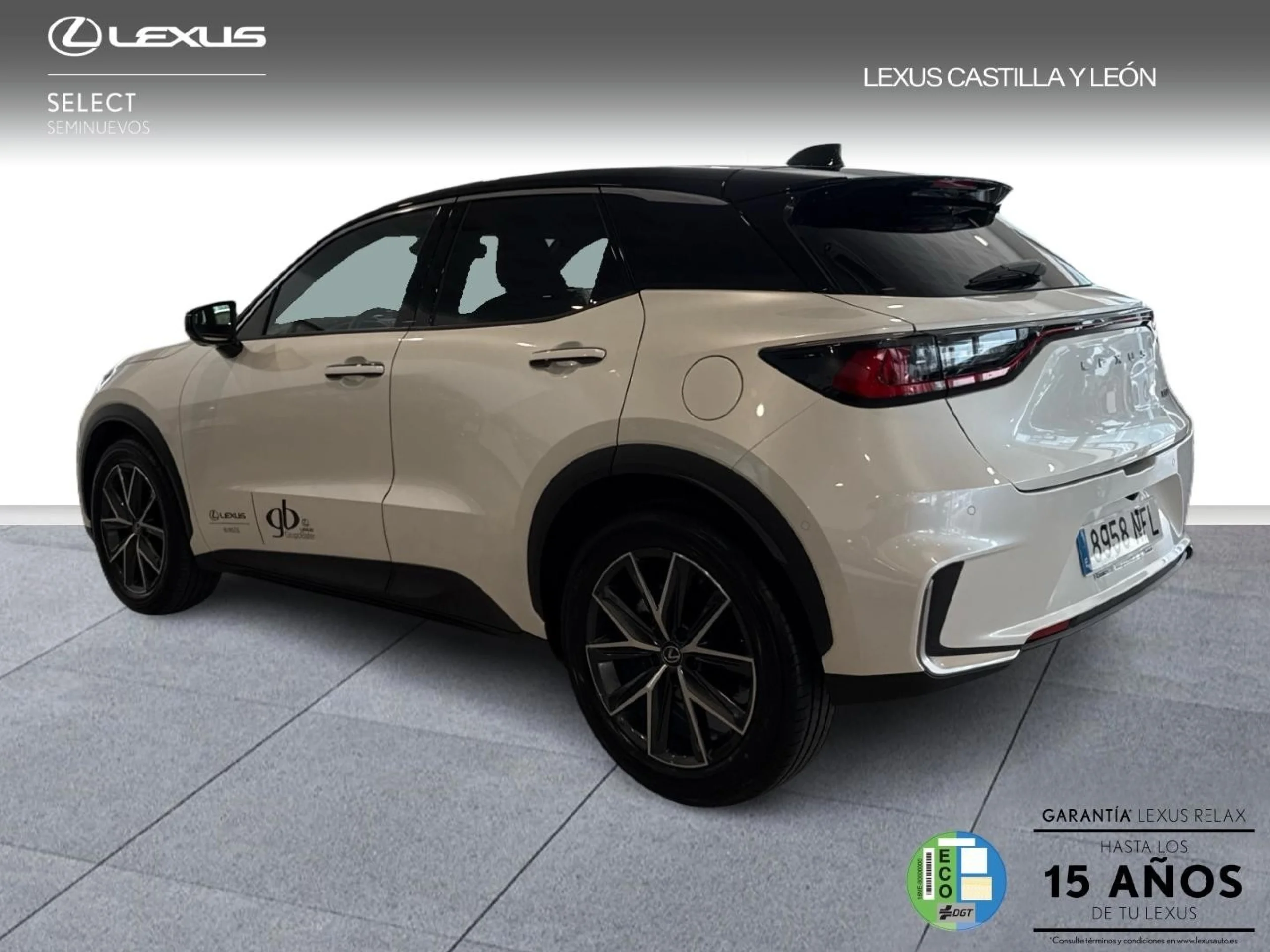 Lexus LBX COOL + - Foto 3