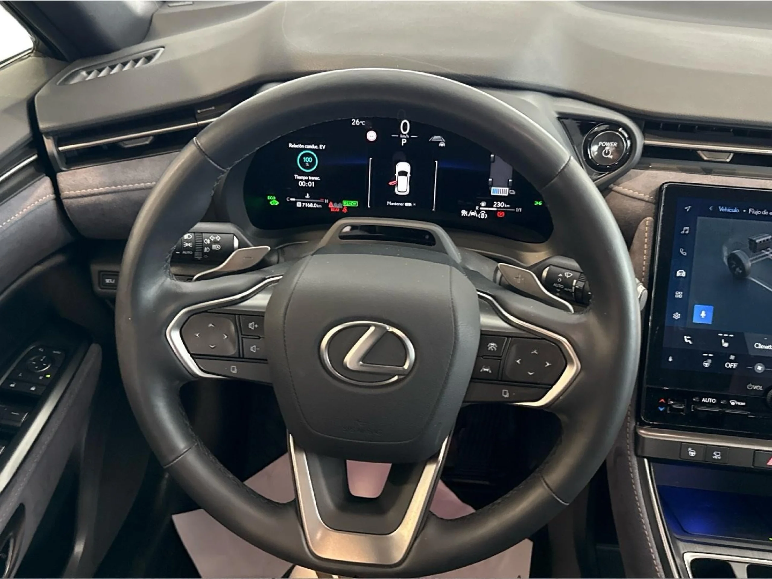 Lexus LBX COOL + - Foto 6