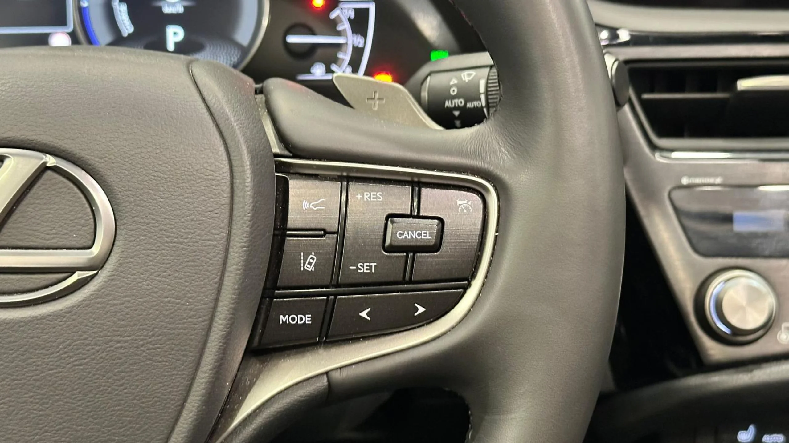 Lexus ES 300h PREMIUM - Foto 14