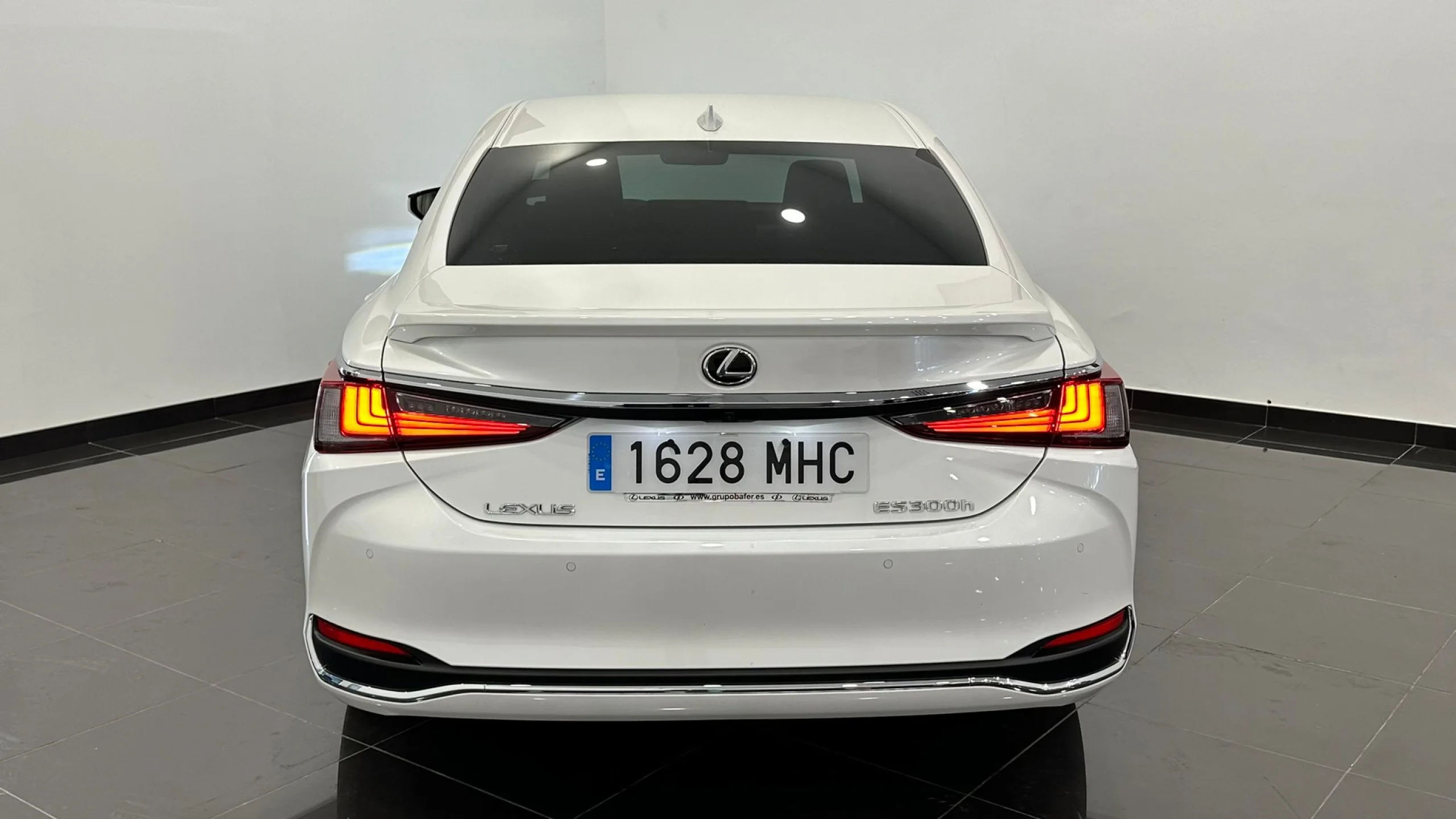 Lexus ES 300h PREMIUM - Foto 21