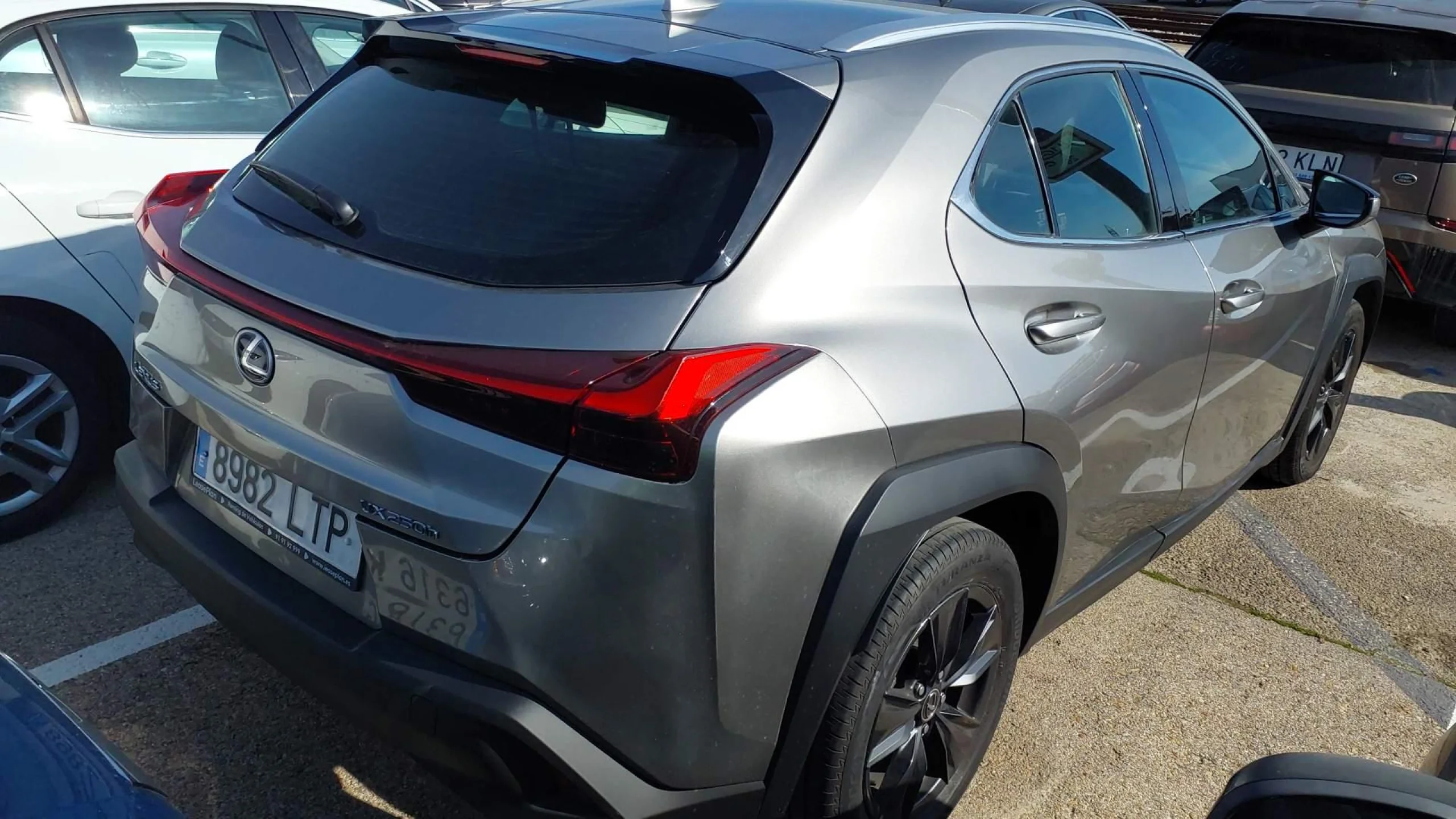 Lexus UX 250h UX 2.0 250h Business - Foto 3
