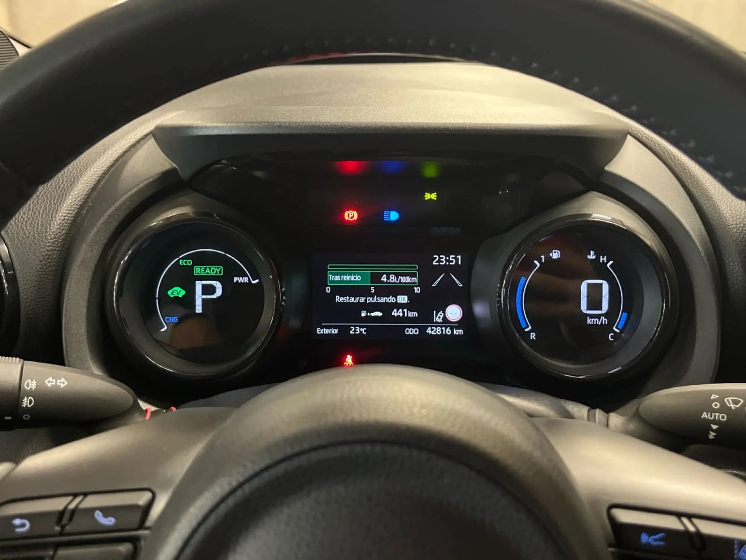 Toyota Yaris 120H Style - Foto 14