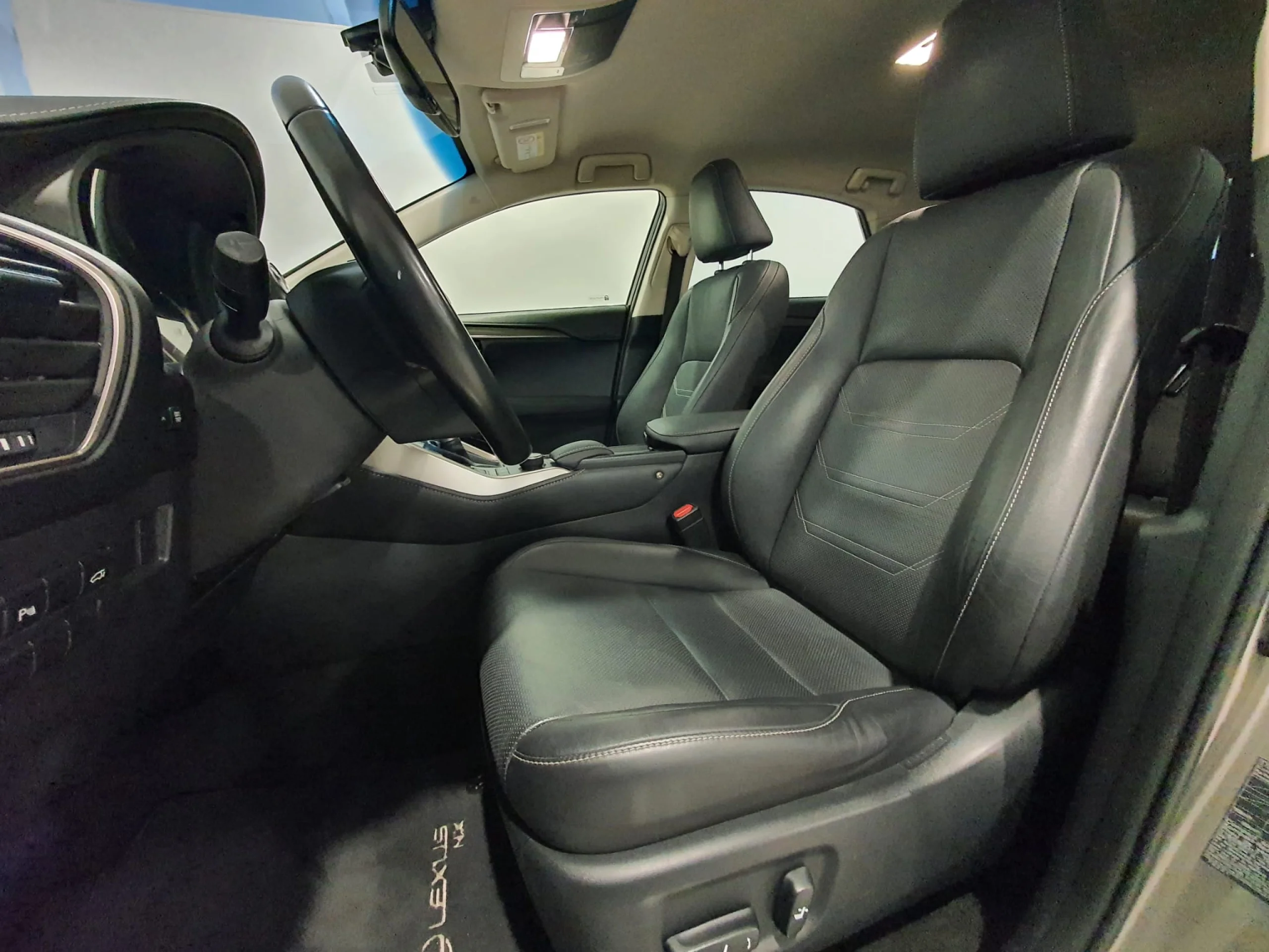 Lexus NX 300h NX300H EXECUTIVE 4WD - Foto 13