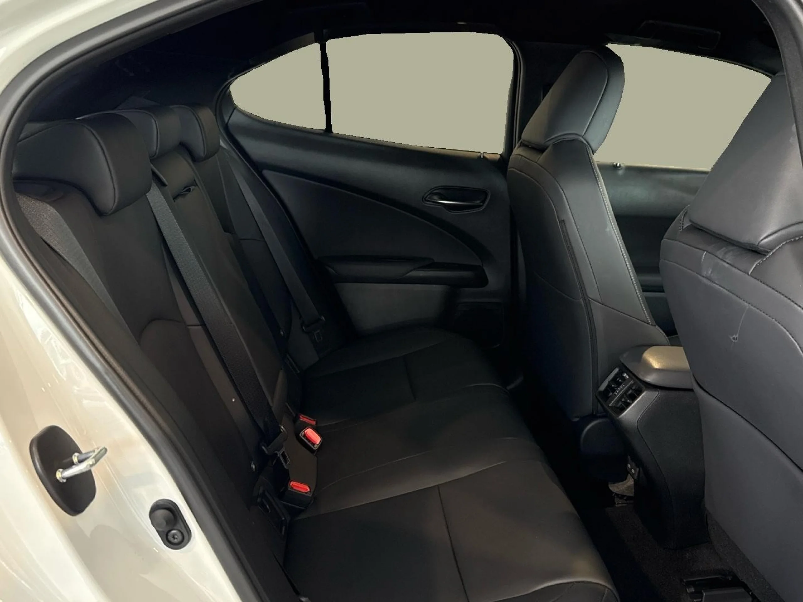 Lexus UX300h F SPORT - Foto 8