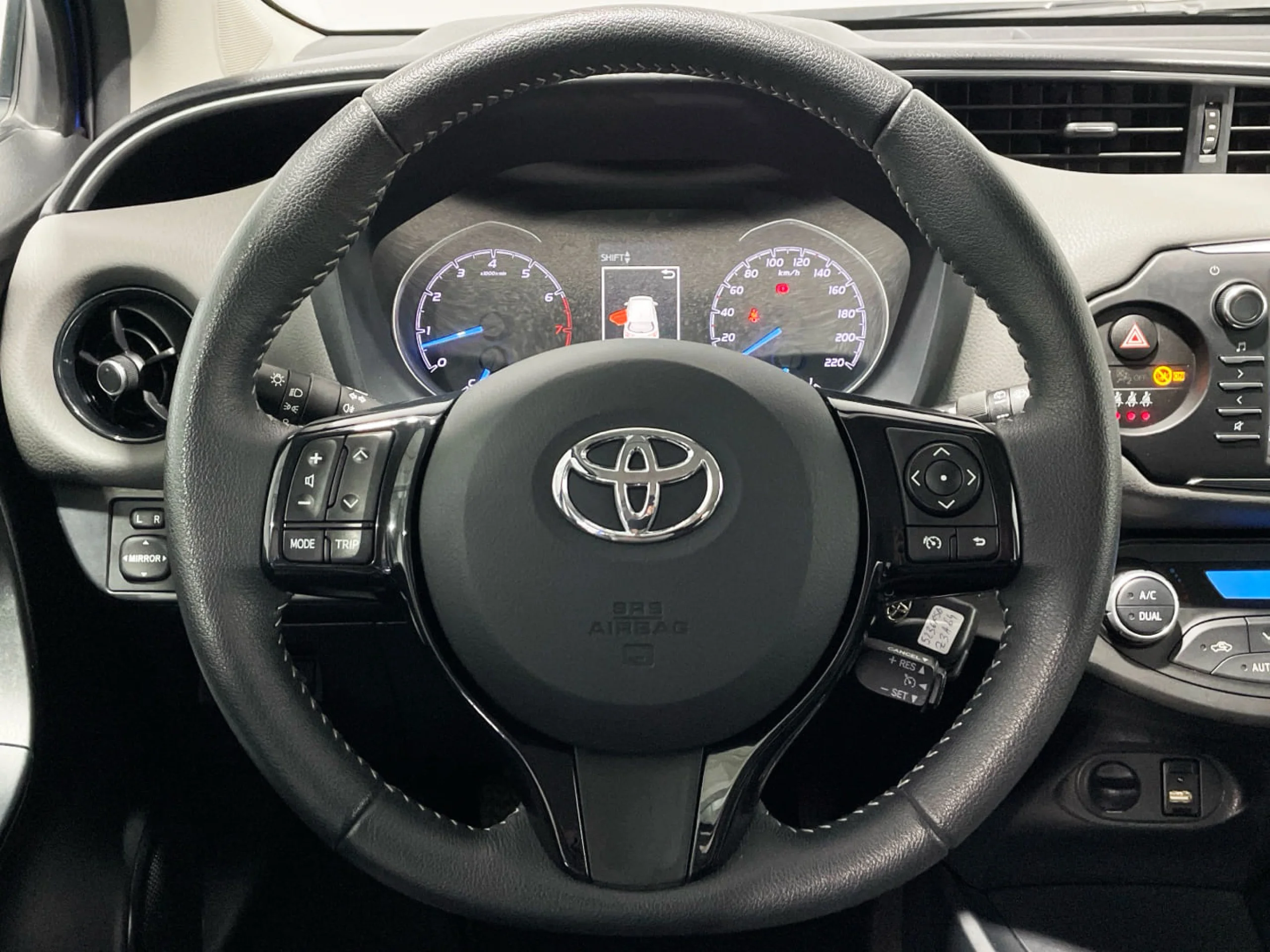 Toyota Yaris 100H Active - Foto 9